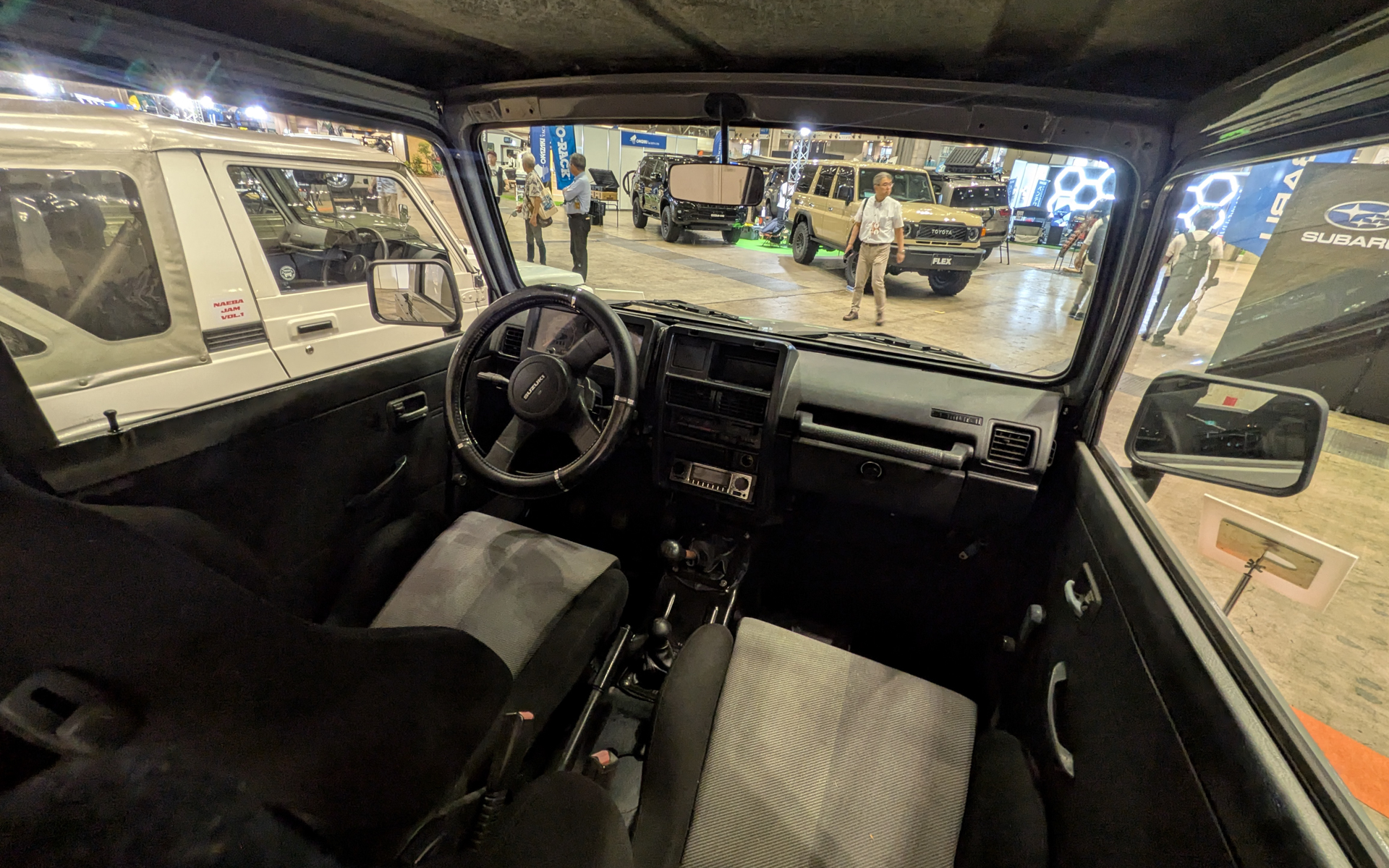 リフトアップやLEDテールランプなど現オーナーがカスタマイズしながら楽しんでいる1台