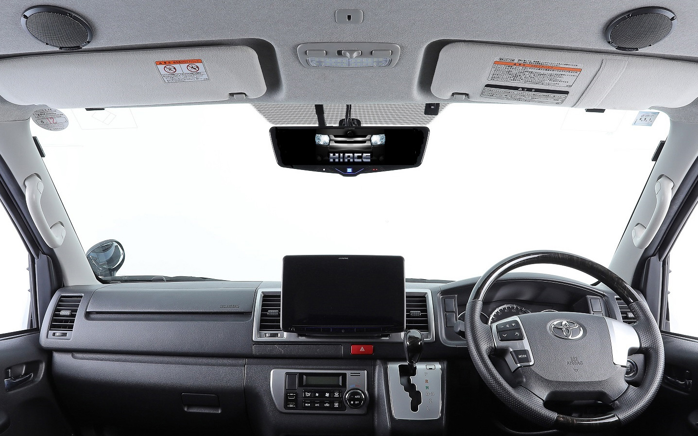 200系ハイエースに装着した「DVR-DM1246A-IC」