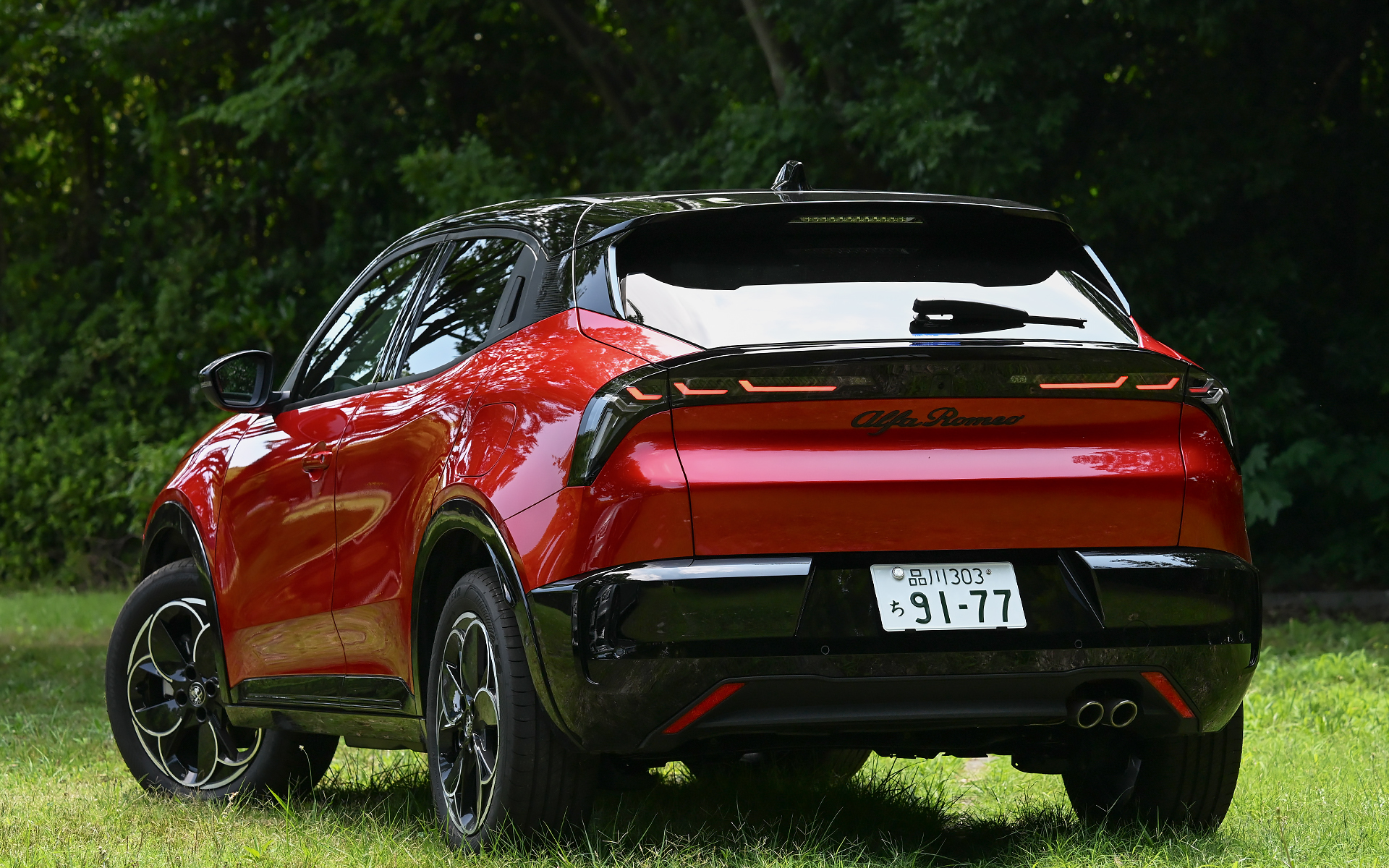 アルファ ロメオ「ジュニア イブリダ プレミアム」（468万円）