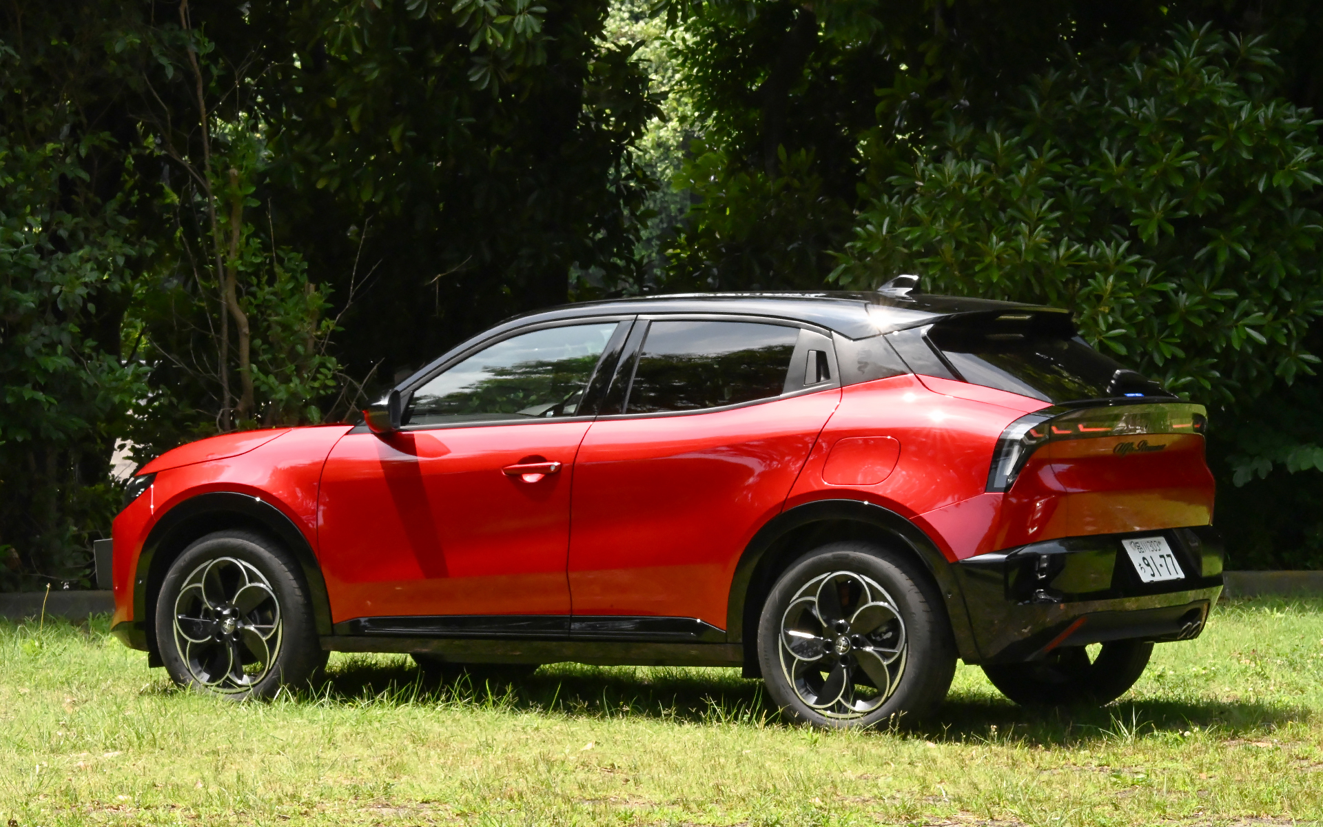 ボディサイズは4195×1780×1585mm（全長×全幅×全高）、ホイールベースは2560mm。車両重量は1330kg