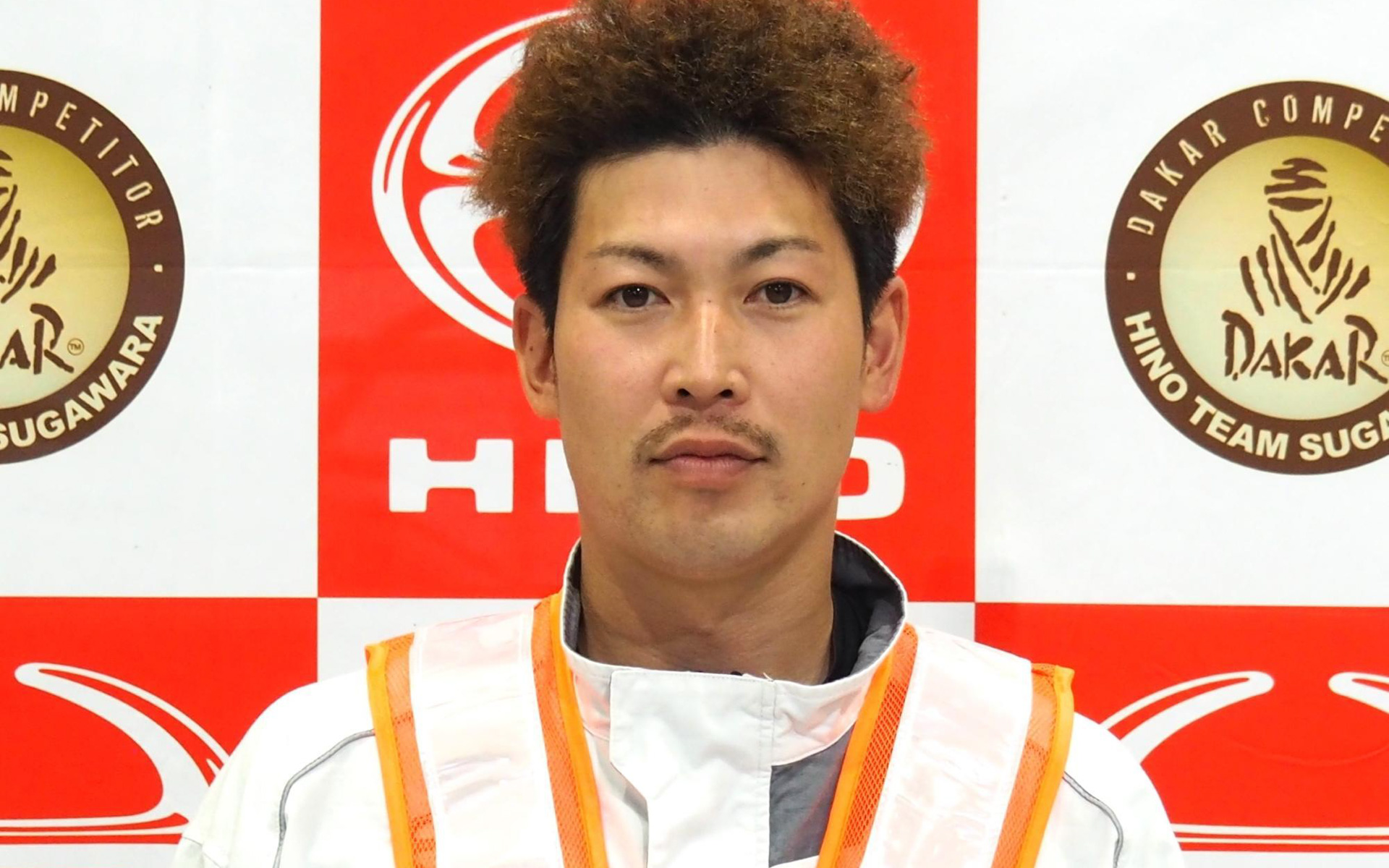 広島日野自動車 菊池拓実メカニック「以前より目標にしていたダカール・ラリーの舞台にメカニックとして挑める事を誇りに思います。仲間に信頼されるよう、謙虚な気持ちで戦って参ります。過酷な環境ではありますが、どんなトラブルが起きても的確な判断と正確な整備でチームを全力で支えます」