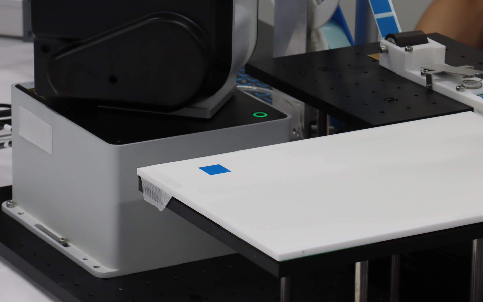 無事に青いラベルが貼り付けられた