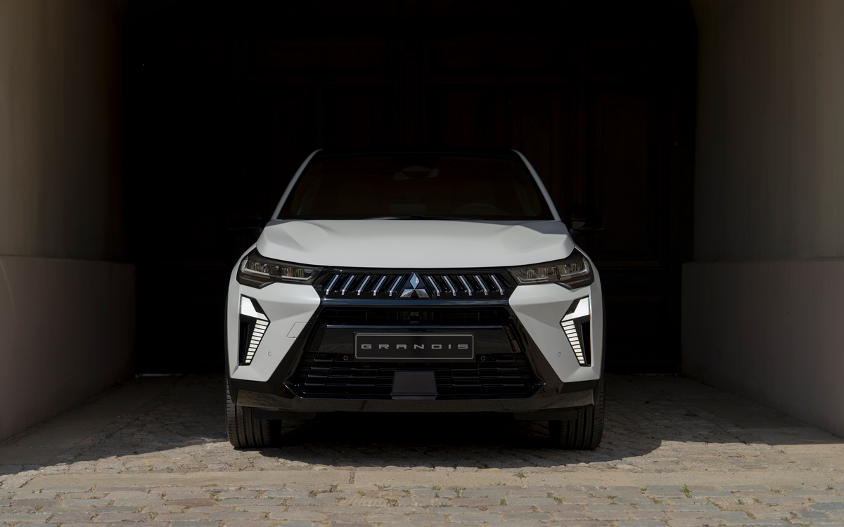 新型グランディスのボディサイズは4410×2000×1580mm（全長×全幅×全高）