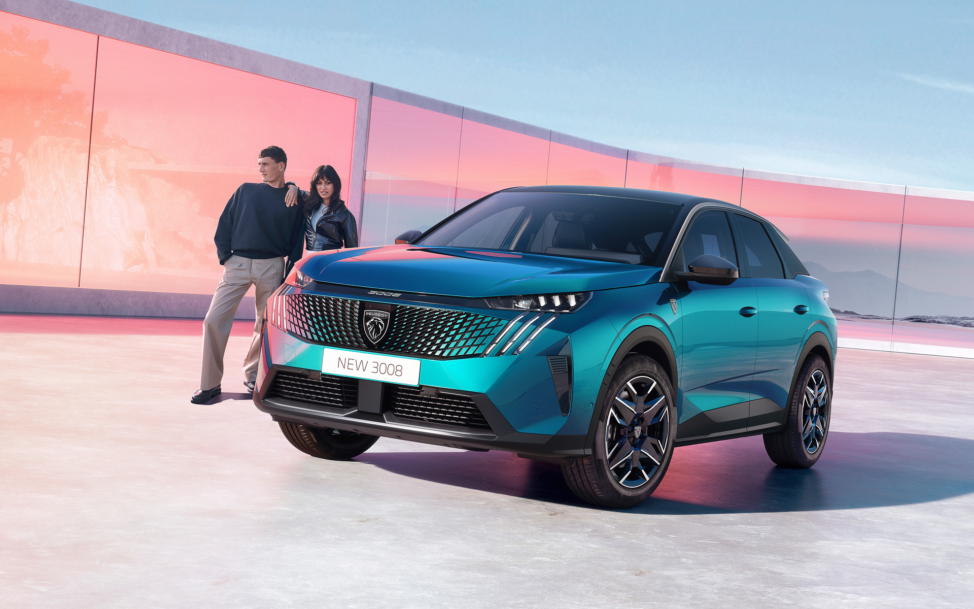 エクステリアではライオンの爪痕をモチーフにしたLEDデイタイムランニングライト、リアには立体造形の3本のLEDランプを採用するなどブランドの世界観を表現