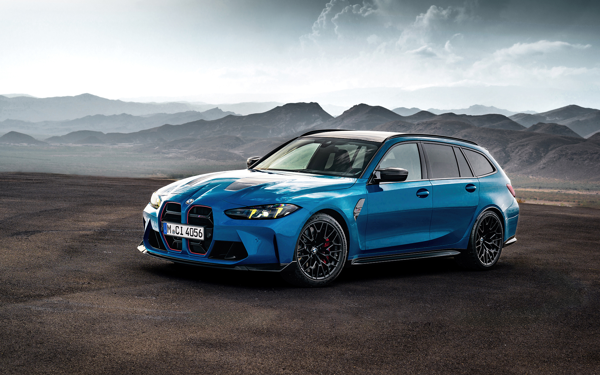 M3 CSツーリングのボディサイズは4805×1915×1445mm（全長×全幅×全高）、ホイールベースは2855mm、車両重量は1840kg