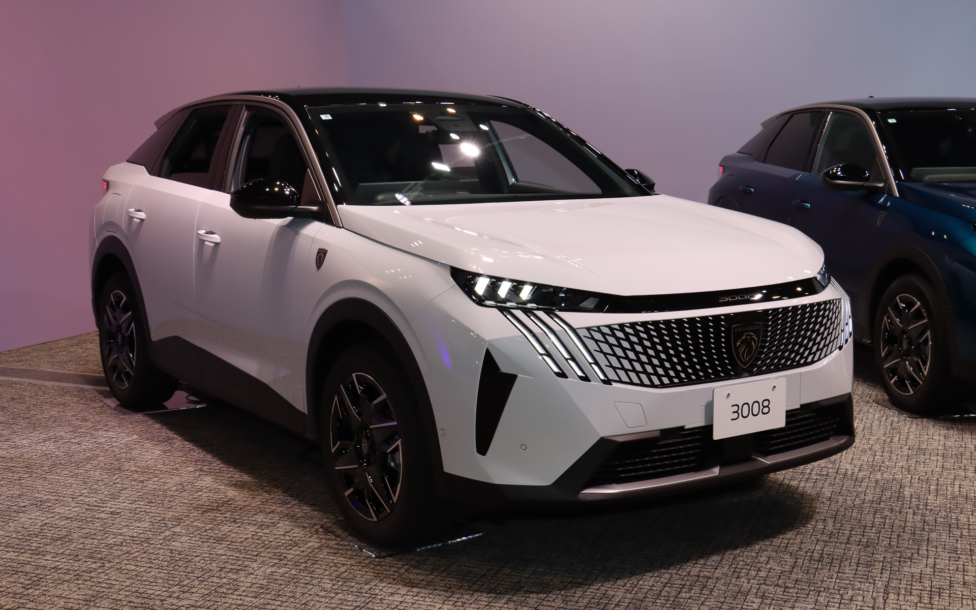 ボディサイズは4565×1895×1665mm（全長×全幅×全高）、ホイールベースは2730mm