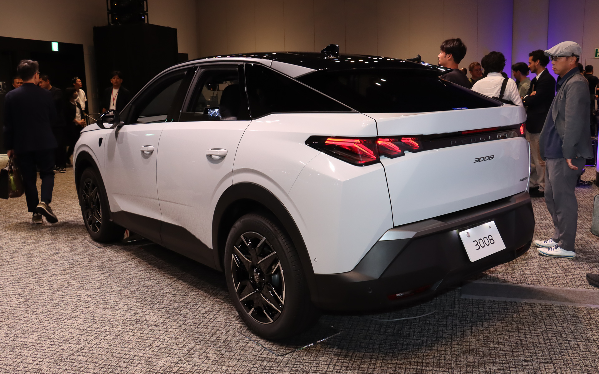 ボディサイズは4565×1895×1665mm（全長×全幅×全高）、ホイールベースは2730mm