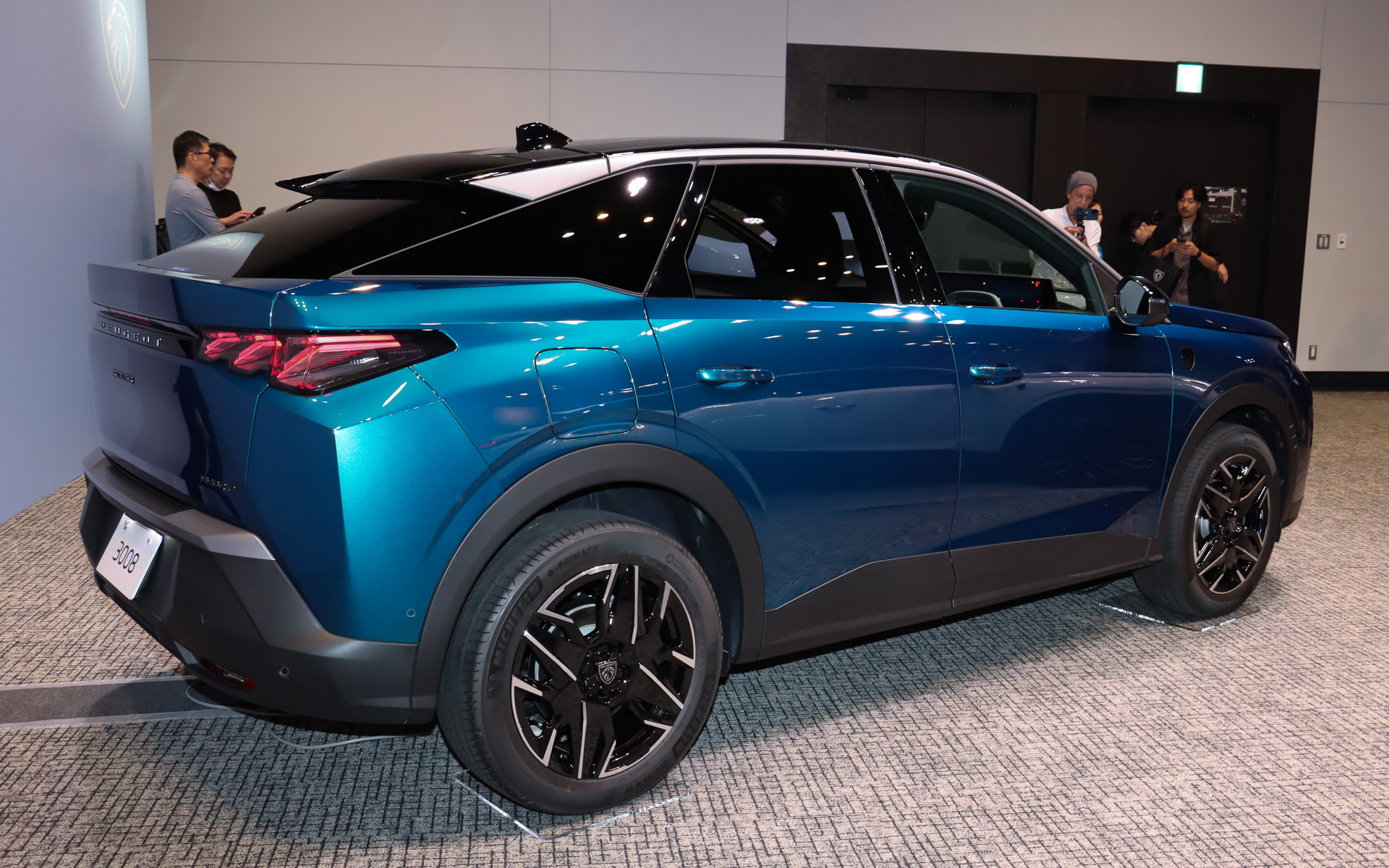 ボディサイズは4565×1895×1665mm（全長×全幅×全高）、ホイールベースは2730mm