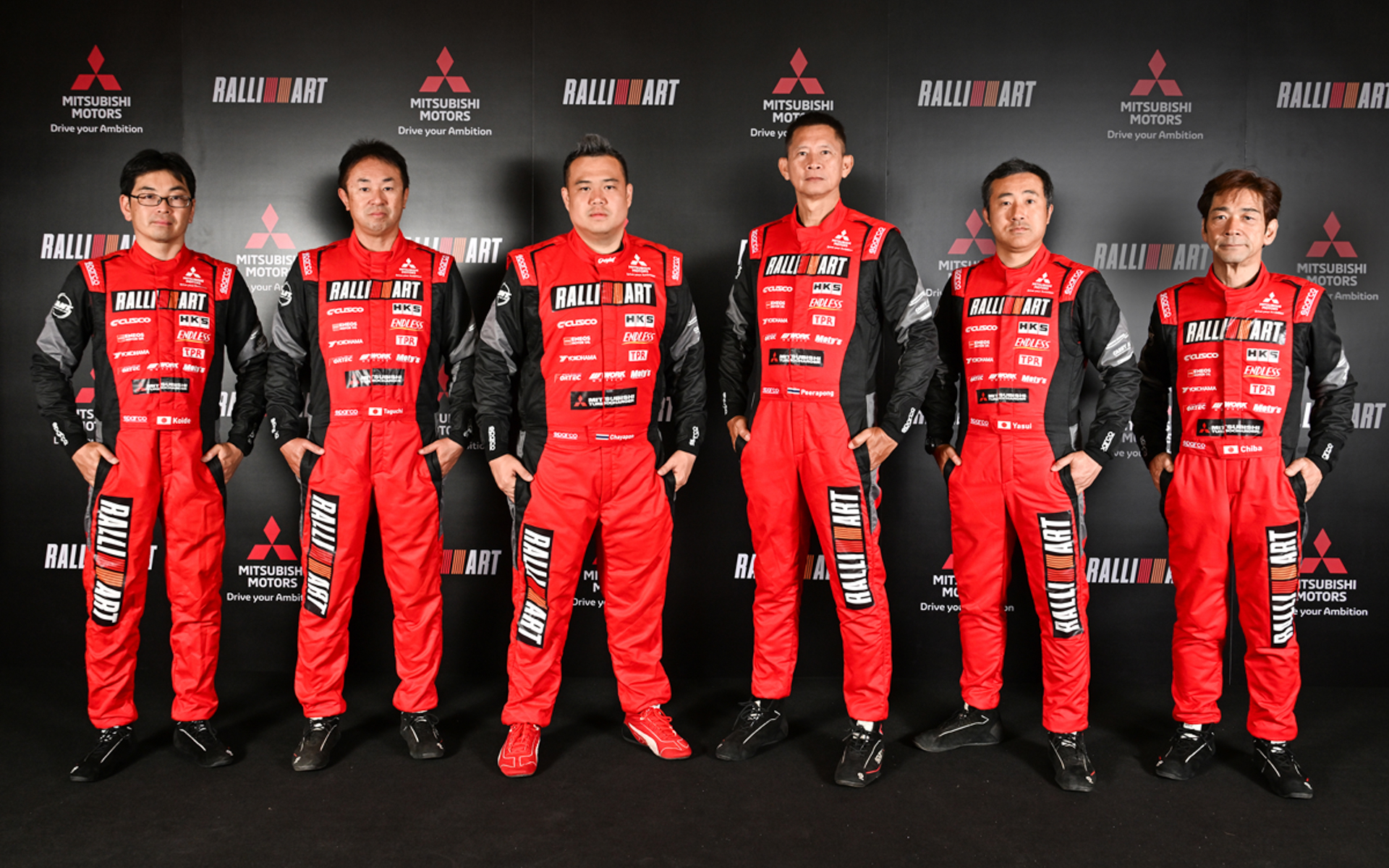 出場ドライバー/コドライバー。左から小出一登選手、田口勝彦選手、チャヤポン・ヨーター選手、ピーラポン・ソムバットウォン選手、保井隆宏選手、千葉栄二選手