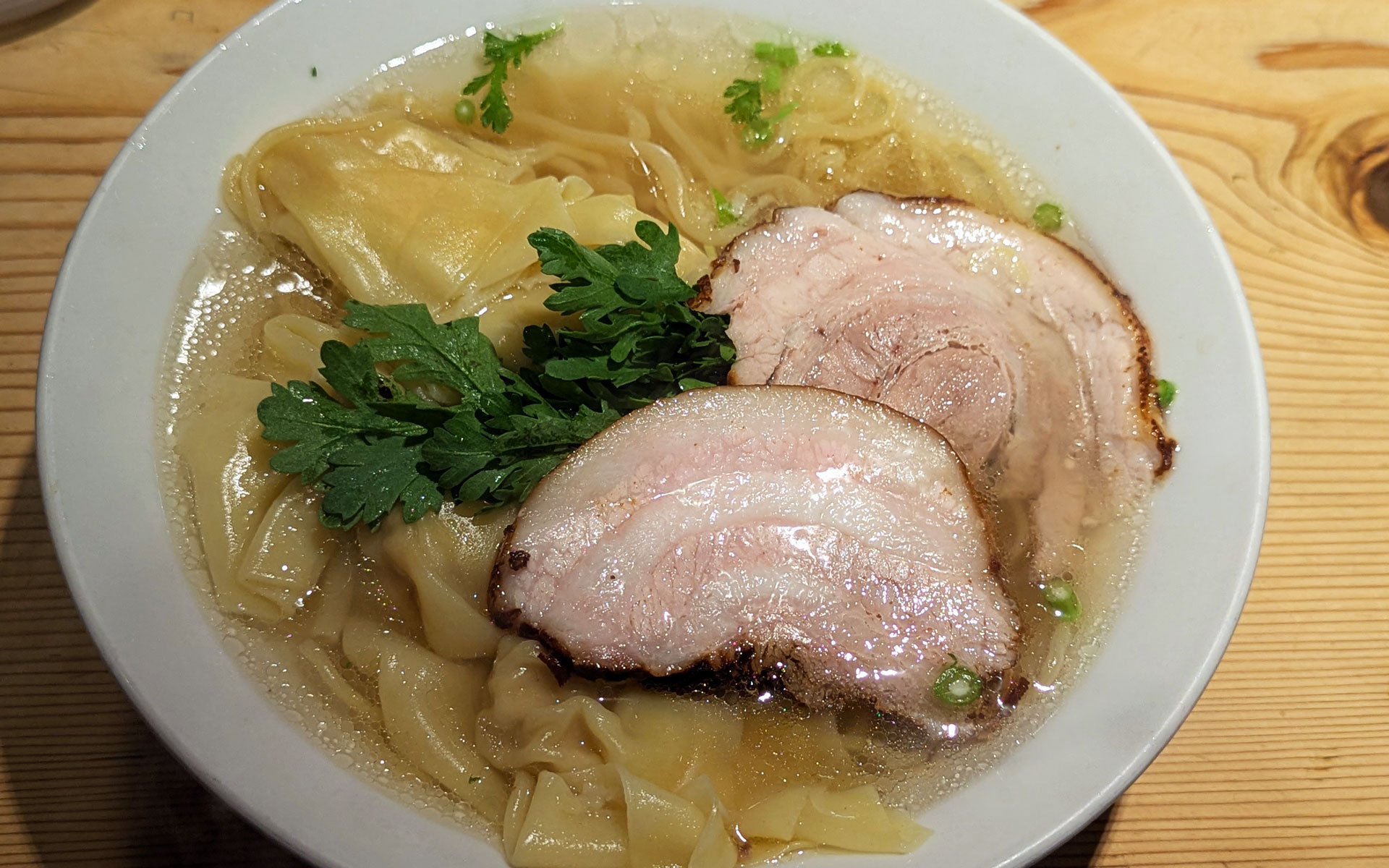 ラーメンに入っている春菊を食べて以来、それまで苦手だった春菊が急においしく感じるようになりました。大人になるって、こういうこと……？