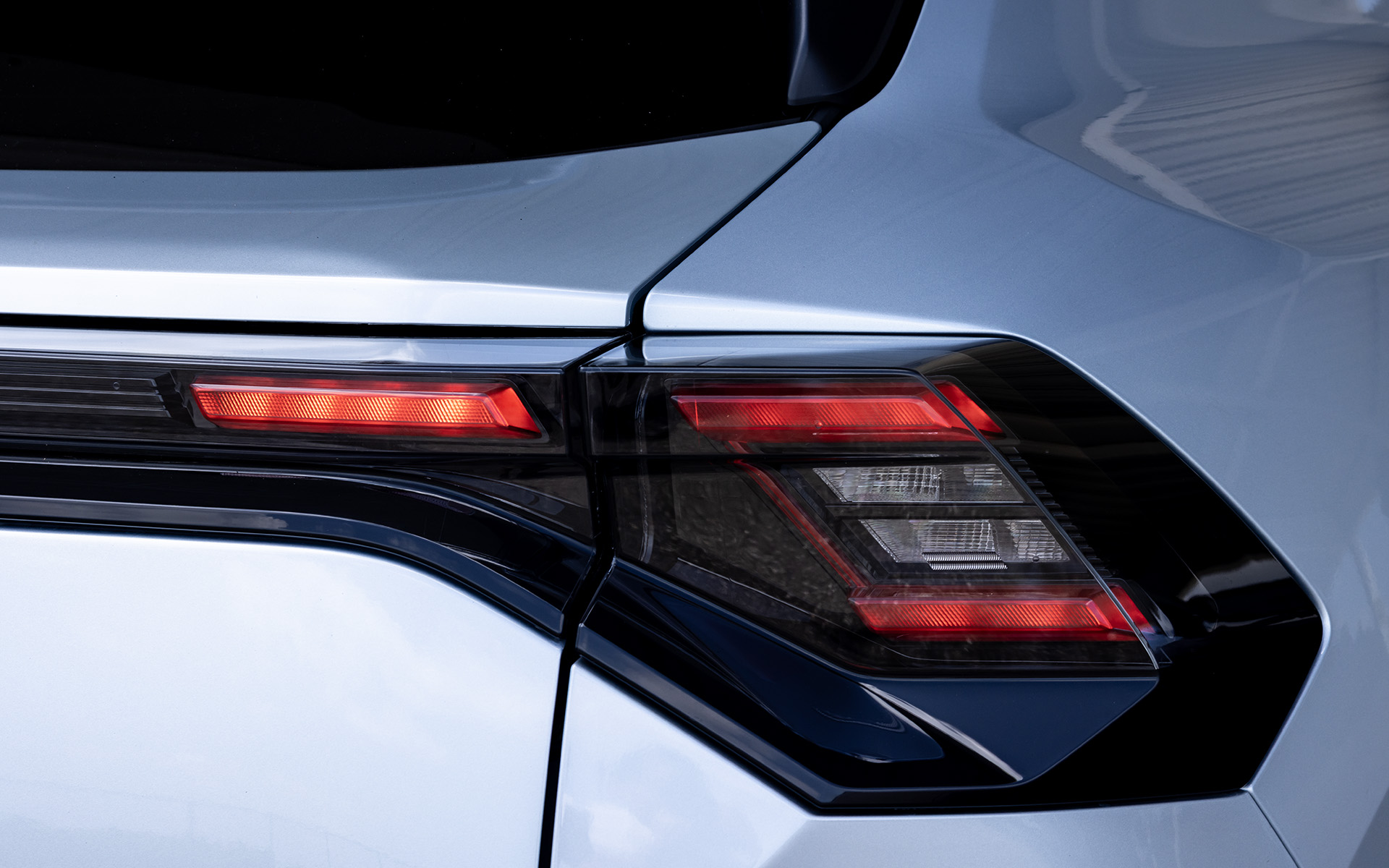 リアコンビランプの点灯パターン