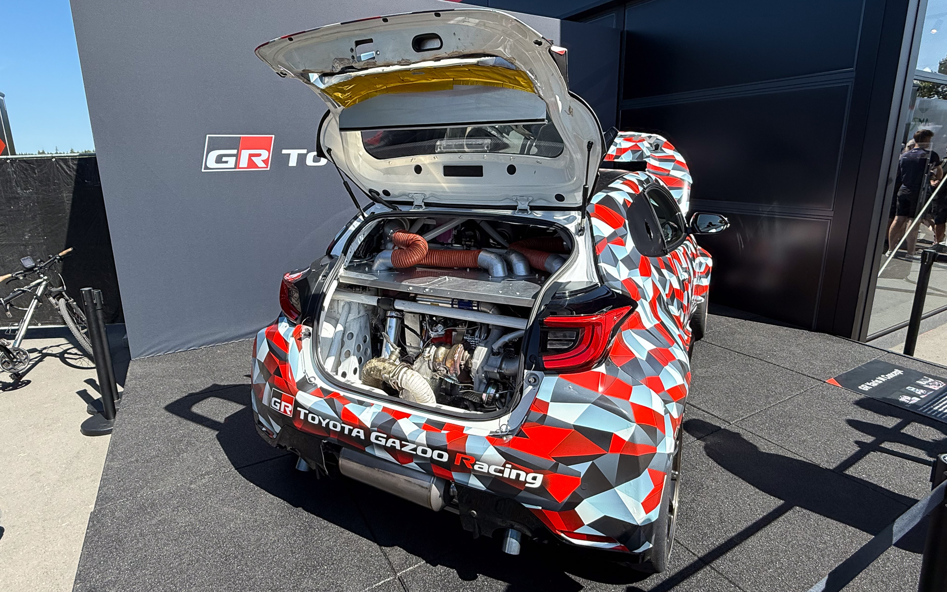 ニュルブルクリンク24時間レースに展示された新型ミッドシップ4WD「GRヤリスMコンセプト」