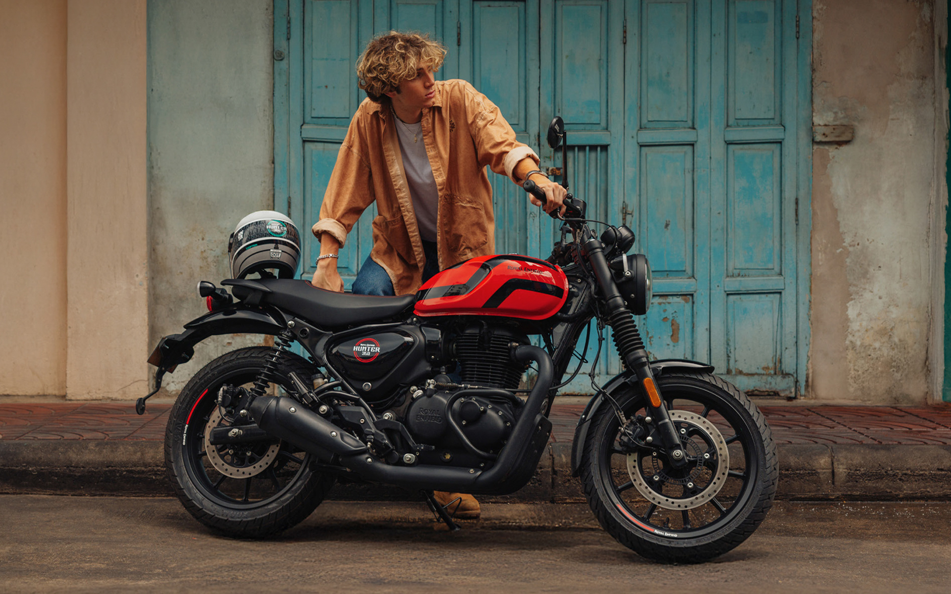 新色のLondon Red (ロンドン・レッド)