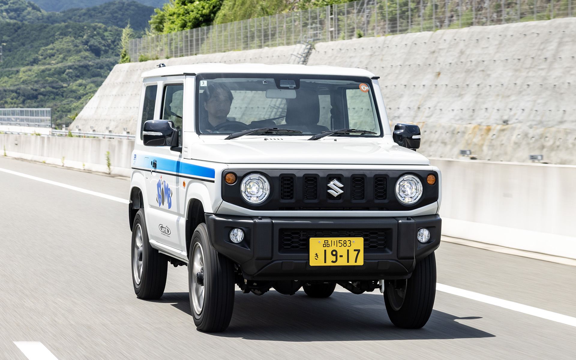 高速道路巡航で走行安定性・走行性能の向上を体感。それでいてサスペンションパーツを換えないので、派手な改造をしたくないジムニーオーナーも選びやすい製品といえよう