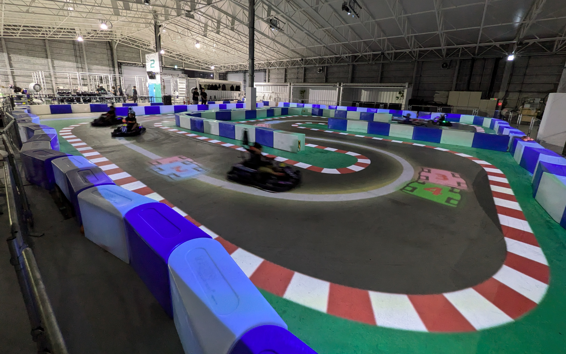 過去に実施したEVミニカート×プロジェクションマッピングの様子