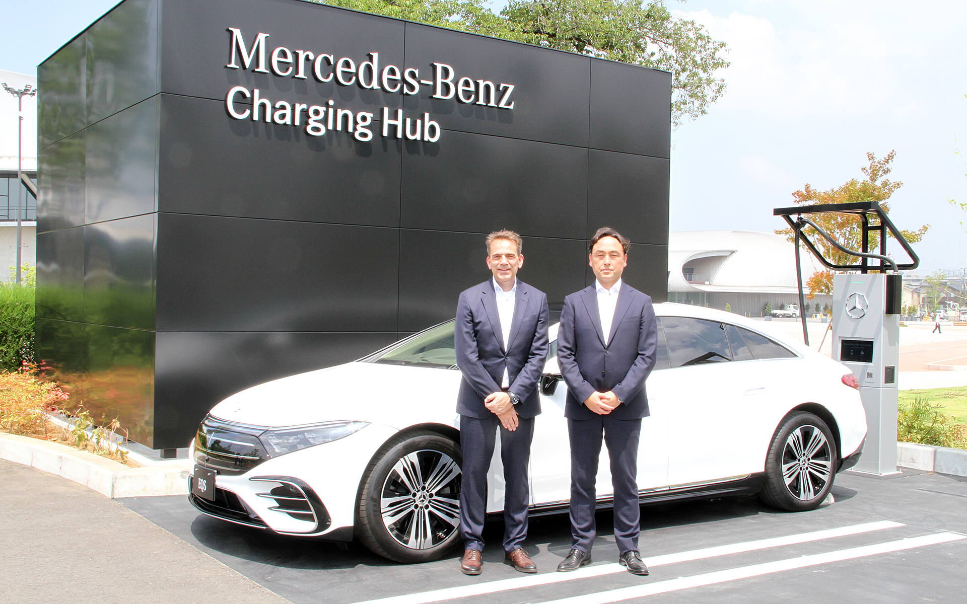 高出力の急速充電ネットワーク「Mercedes-Benz High-Power Charging（HPC）」の第1号拠点「メルセデス・ベンツ・チャージング・ハブ千葉公園」がオープン