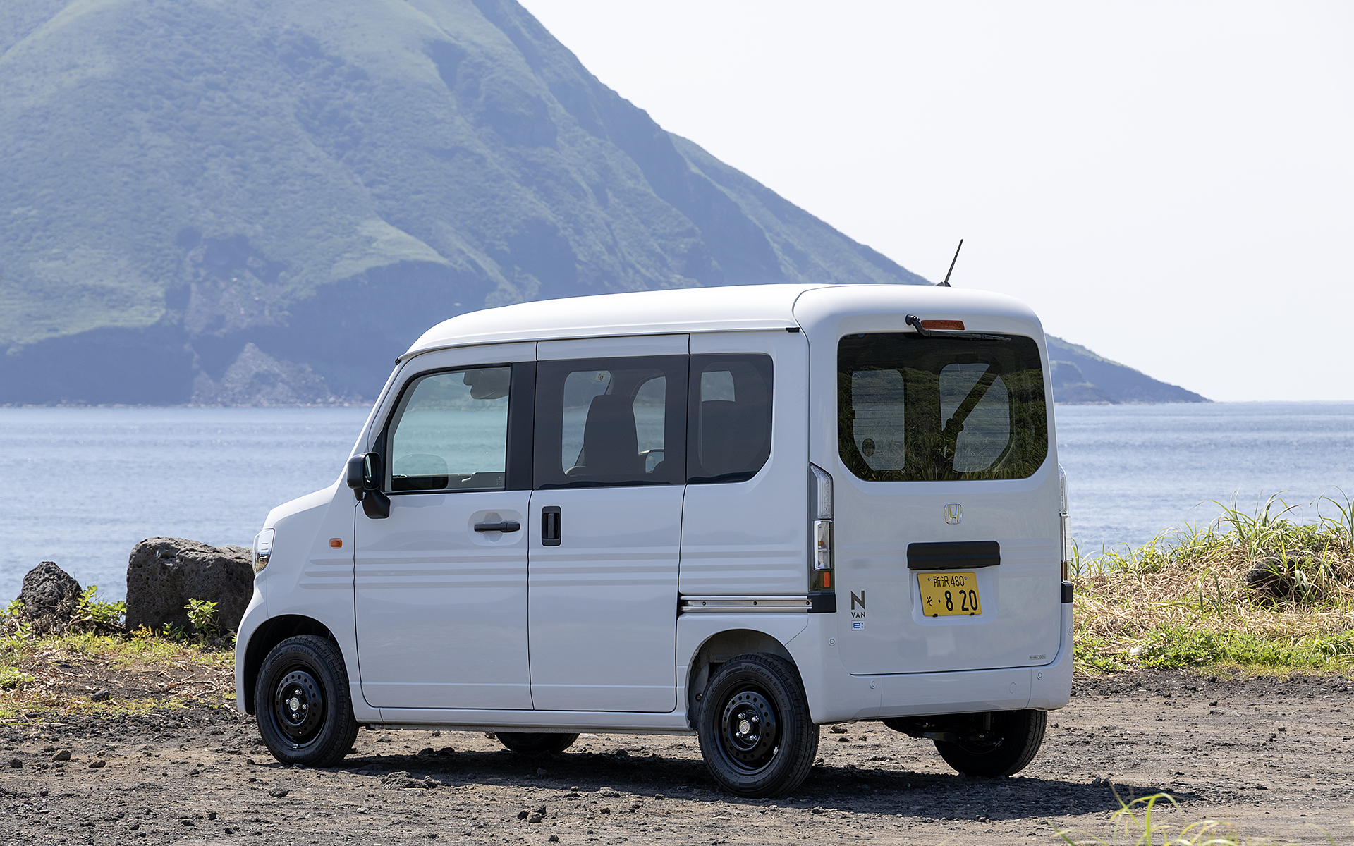 e:L4の価格は269万9400円。N-VAN e:は令和7年度の補助金対象となるので、国からの補助金と各自治体からの補助金が利用できる。東京都の場合、国と自治体の補助金を合わせると97万4000円