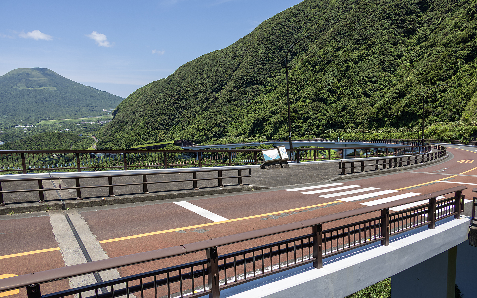 生活圏を少し離れると峠道になる。しかも、面積に対して山の高さがあるため、全体的に勾配はきつめという印象を受けた