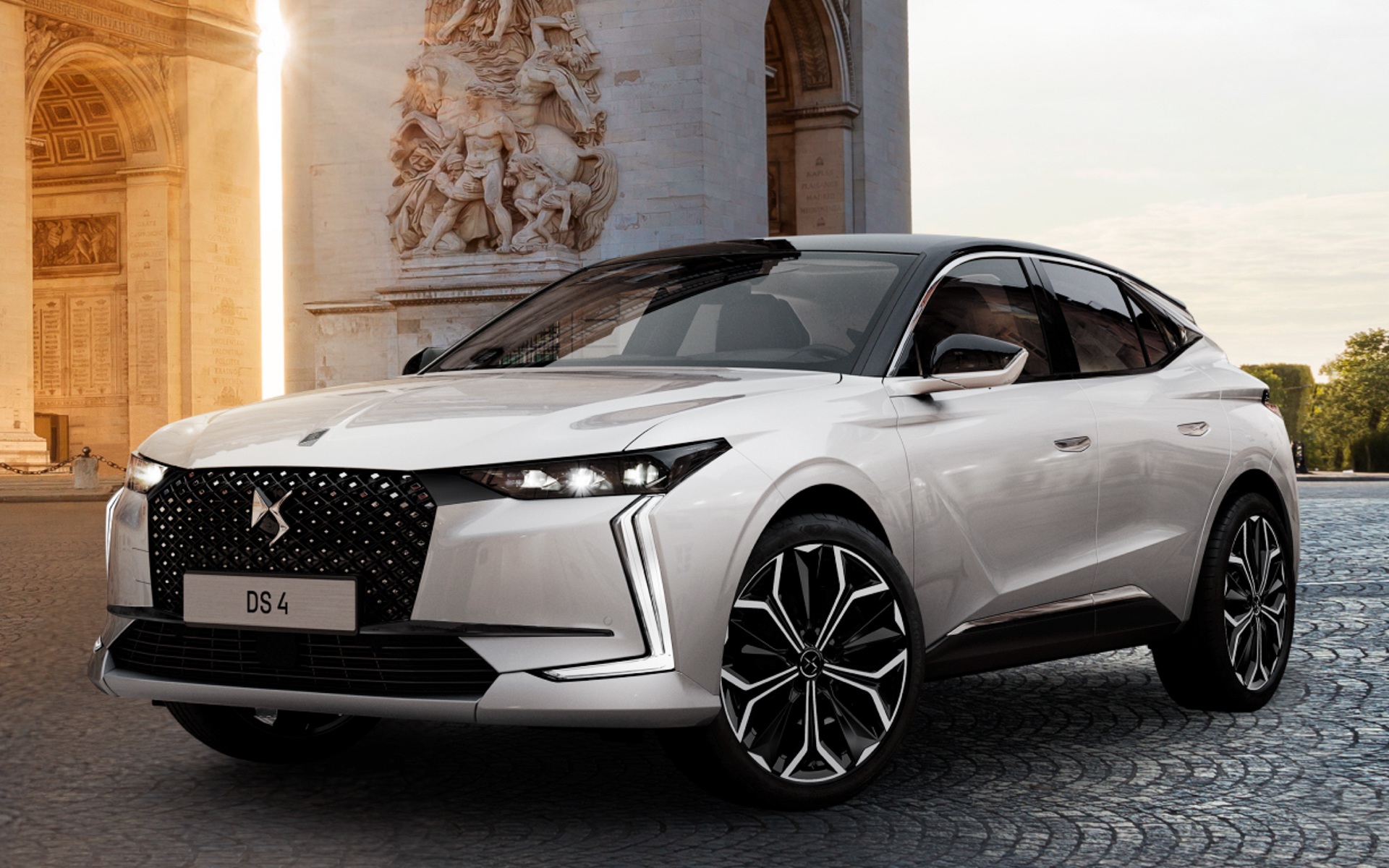 DS 4に限定モデル「DS 4 ETOILE Champs-Élysées」が登場