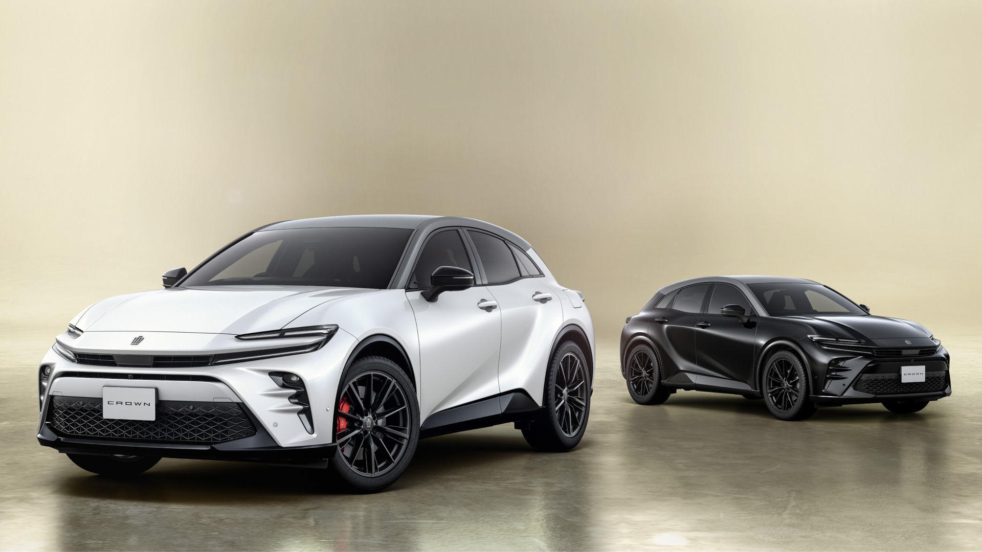 特別仕様車 SPORT RS“THE 70th”（左）、特別仕様車 SPORT Z“THE 70th”（右）