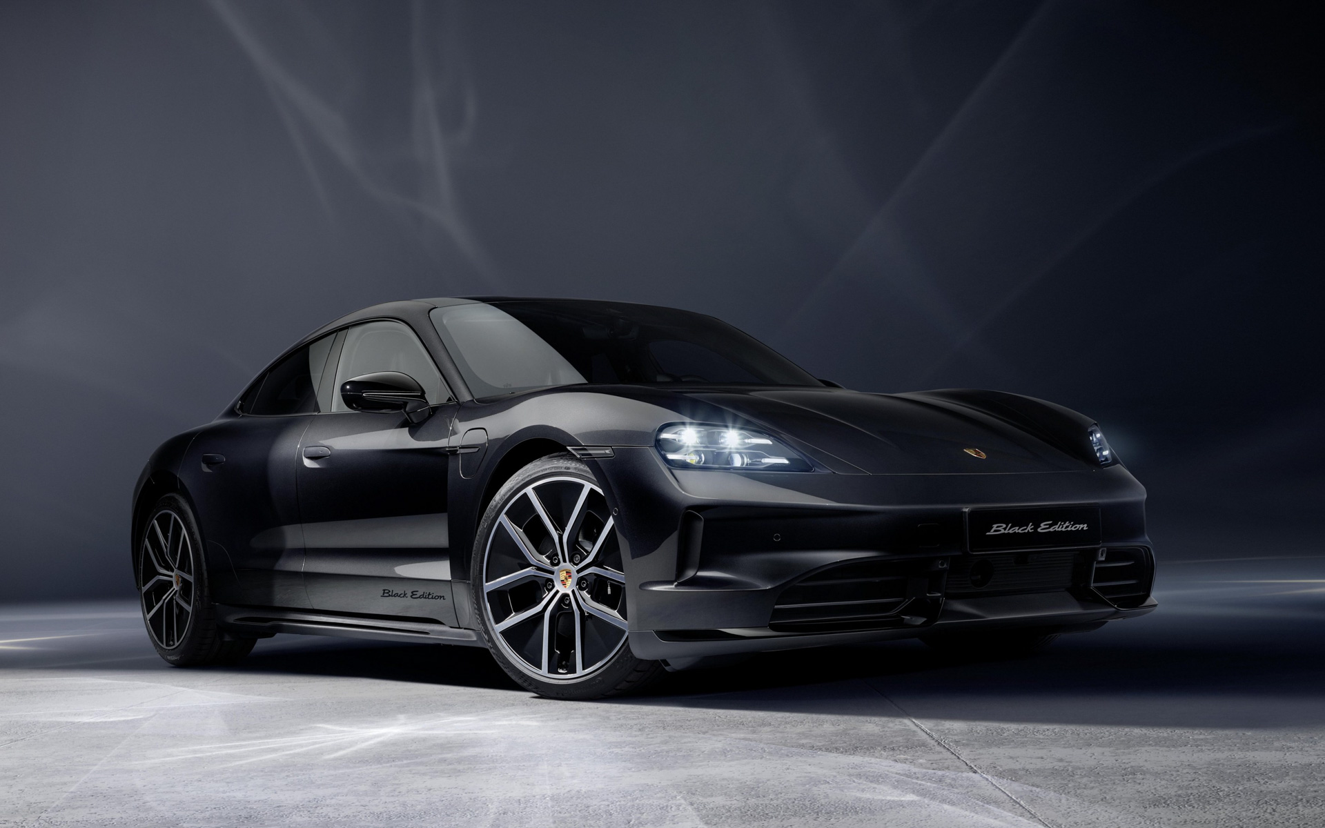 タイカンブラックエディション