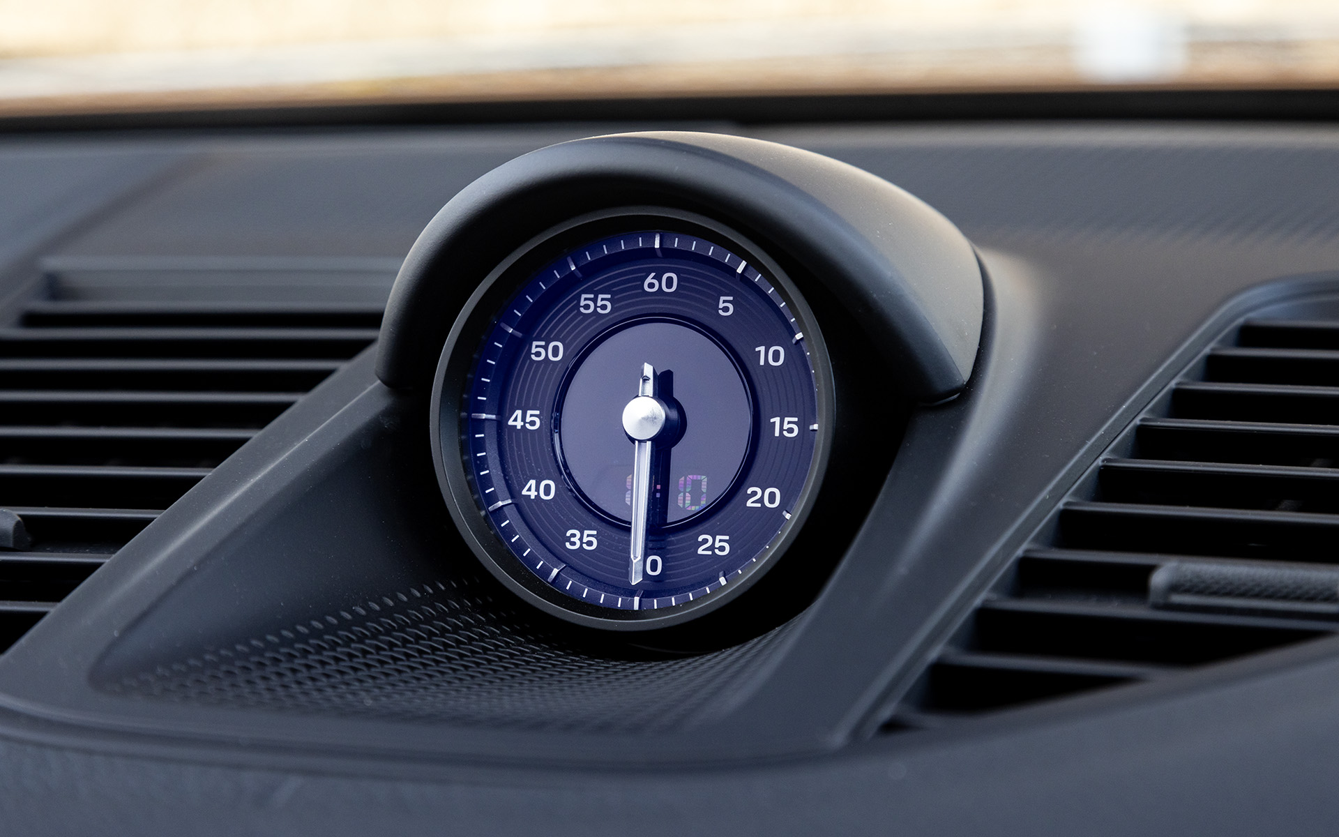 パナメーラのインテリア。走行モードはノーマル、スポーツ、スポーツプラスを設定