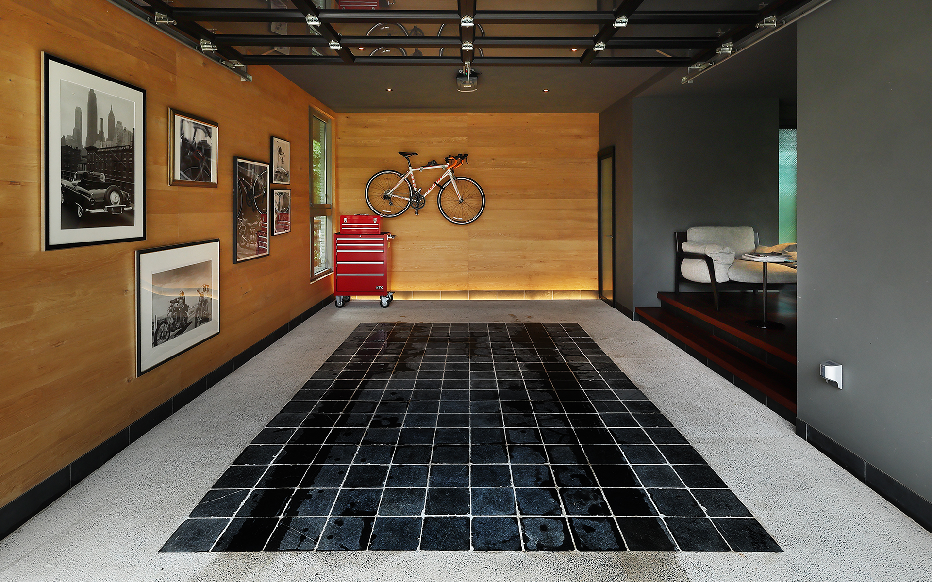 土地の面積や建築条件によって異なるものの、ガレージ付きの家は積水ハウスでも人気があるという