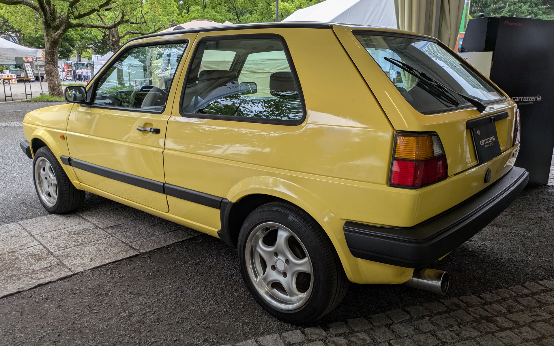 パイオニアのカロッツェリアブースに展示しているデモカーの「ゴルフII」