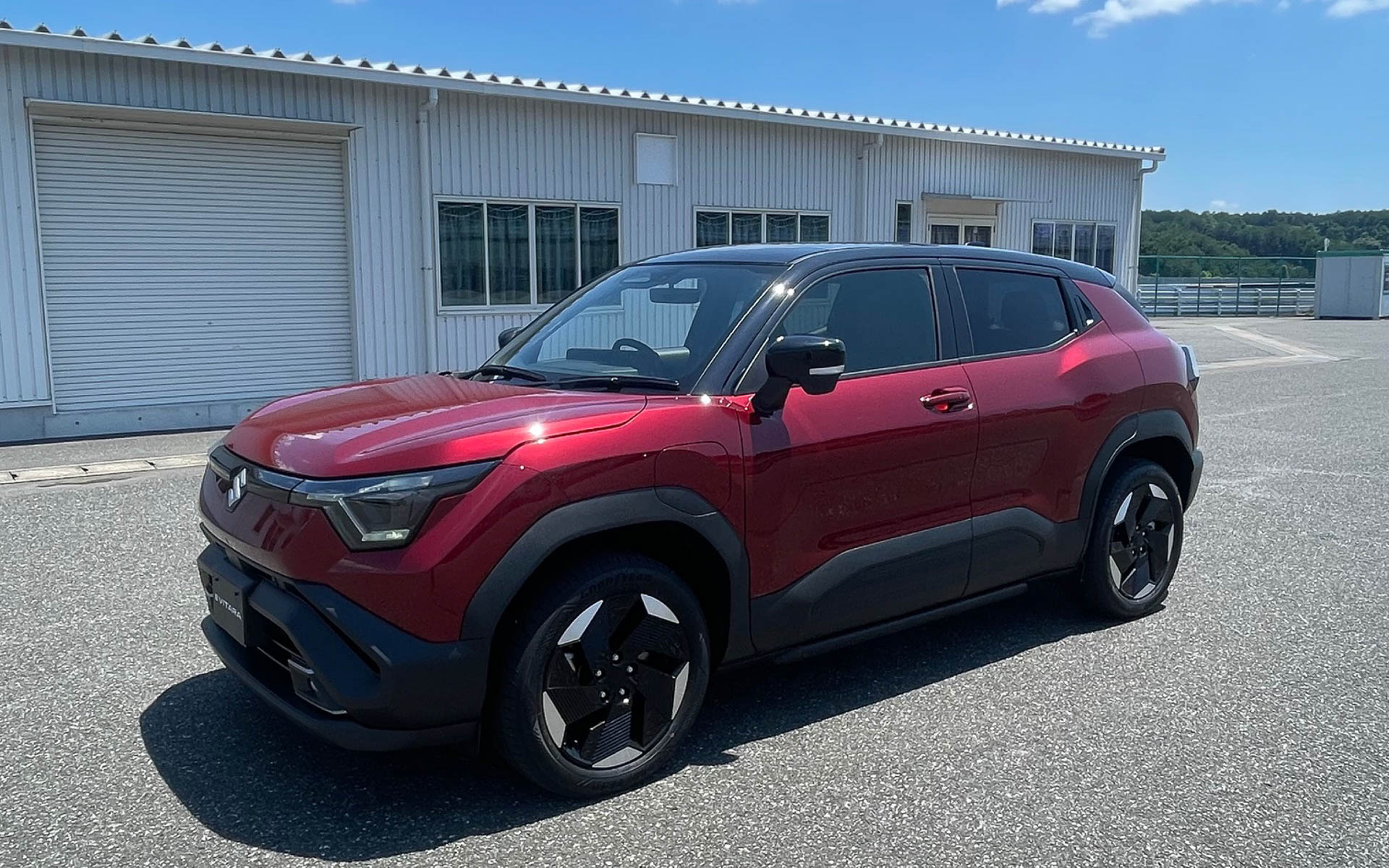 eビターラはスズキ初のBEV。インド生産でインド、欧州、日本に輸出される。スズキらしくBセグのSUVだ