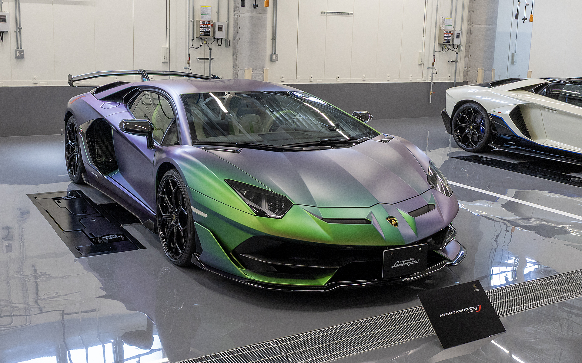 アヴェンタドールSV