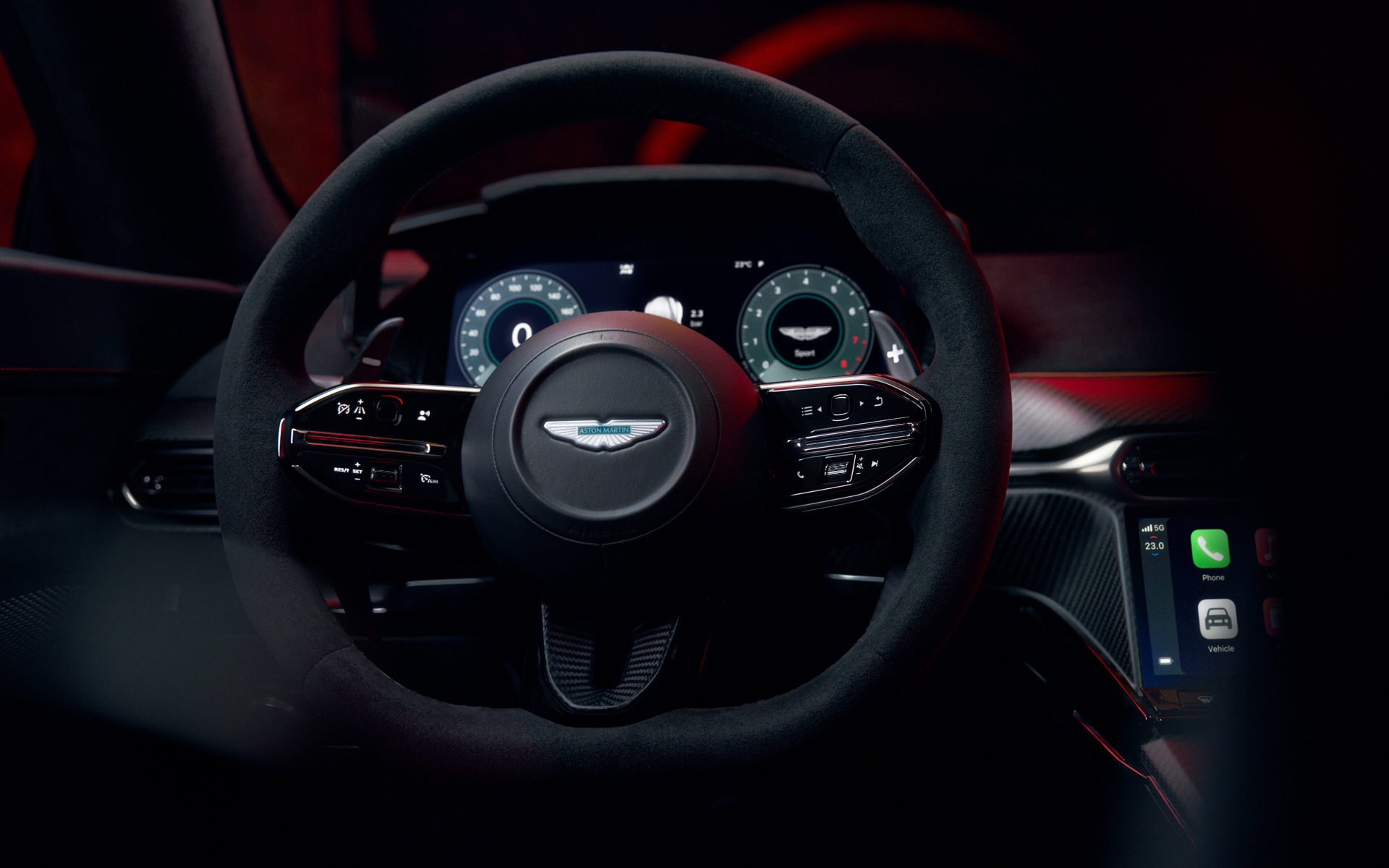 ステアリングもアルカンターラ仕様