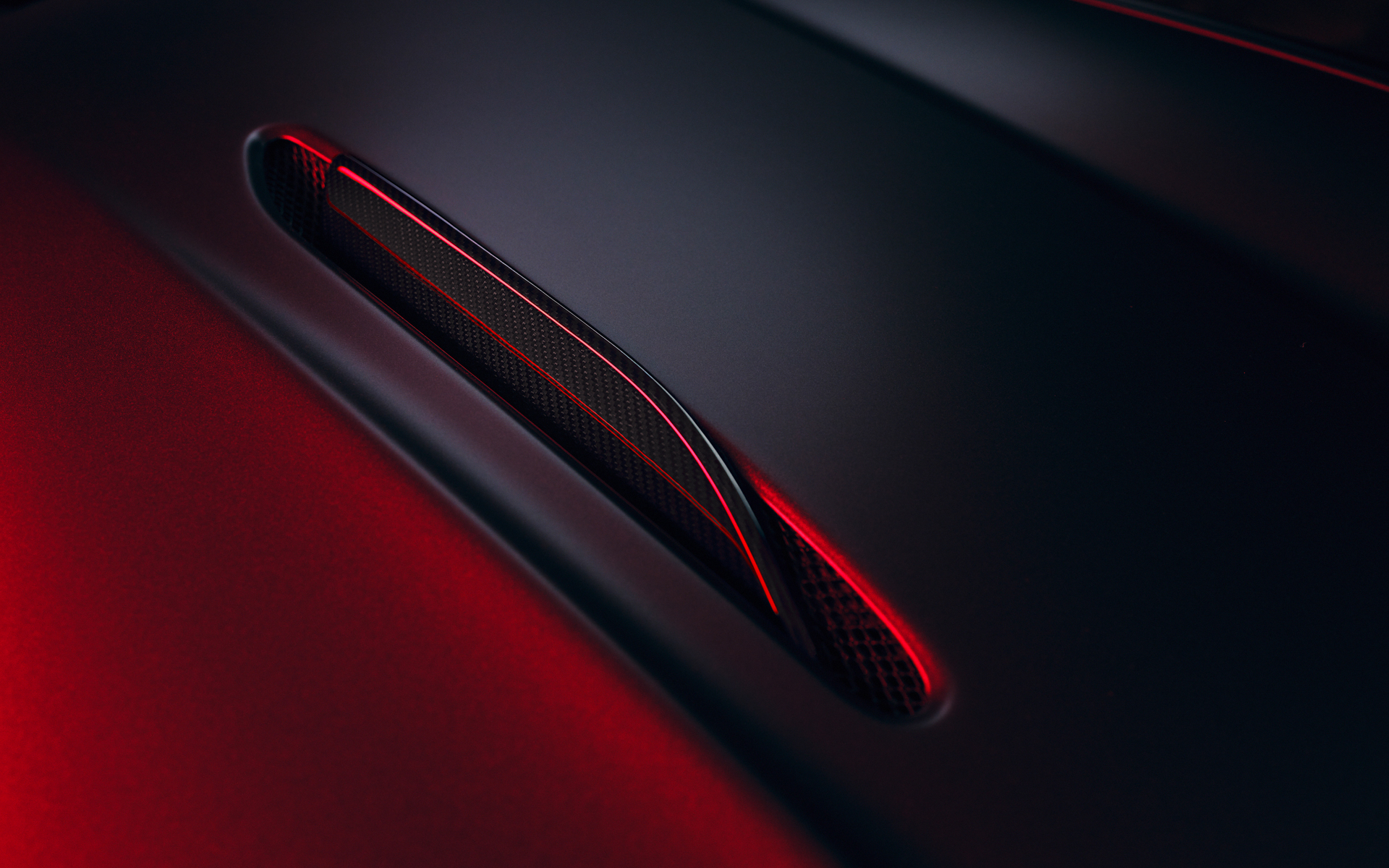 新たにエンジンルームの熱を排出するボンネットブレードを装着