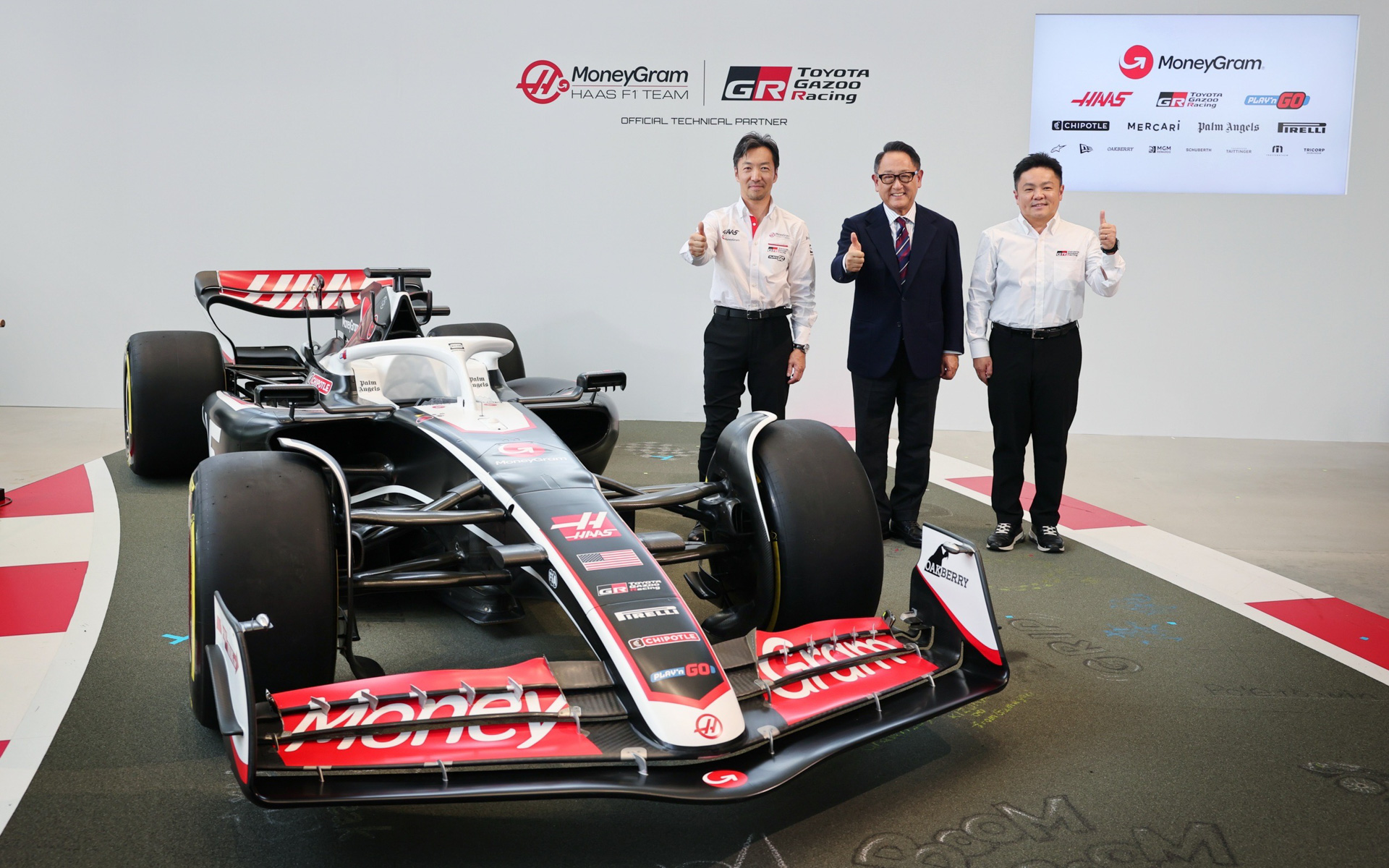 画像は2024年の提携発表会のもの。左から、MoneyGram Haas F1 Team チーム代表の小松礼雄氏、トヨタ自動車株式会社 会長 豊田章男氏、GAZOO Racing Company プレジデント 高橋智也氏