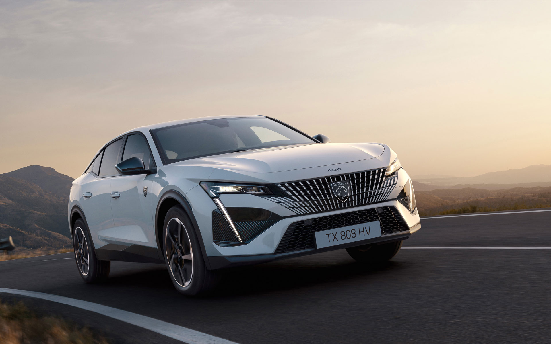 プジョー「408 GT Hybrid」