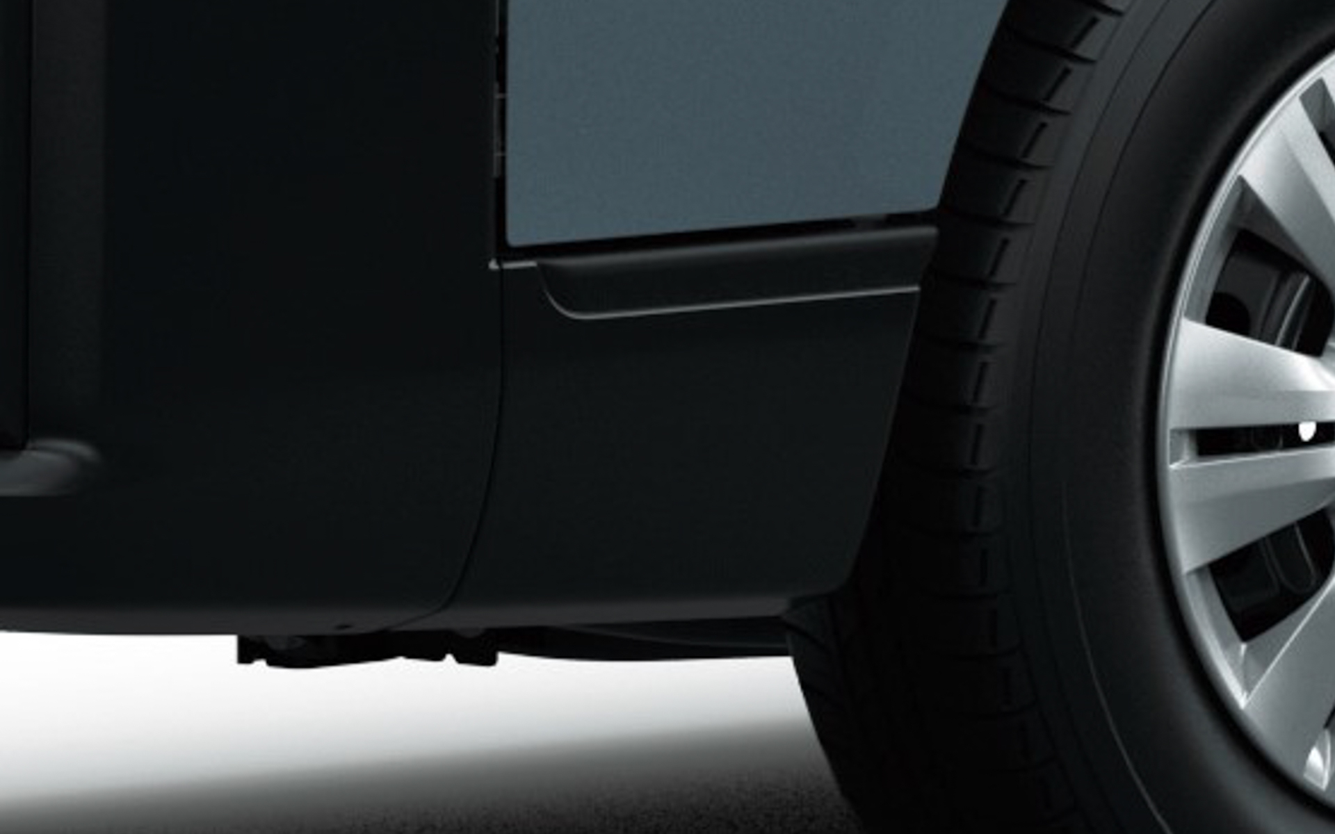 新グレード「プレミアムGX Outdoor Black Edition」は、フロントグリル、バンパー、ドアミラー、フィニッシャーなど、各パーツをブラック化して引き締まった印象が与えられている