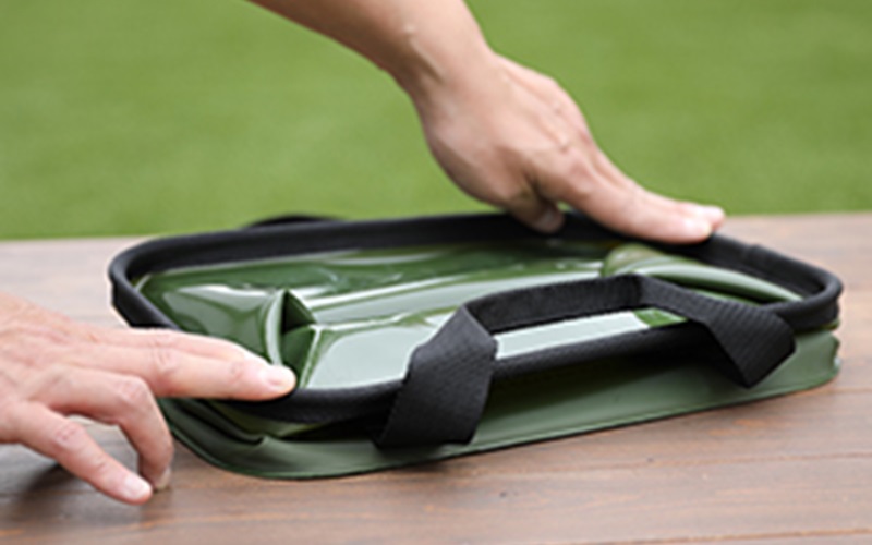 折り畳んでコンパクトにできるので、いくつか積んでおくと便利かもしれない