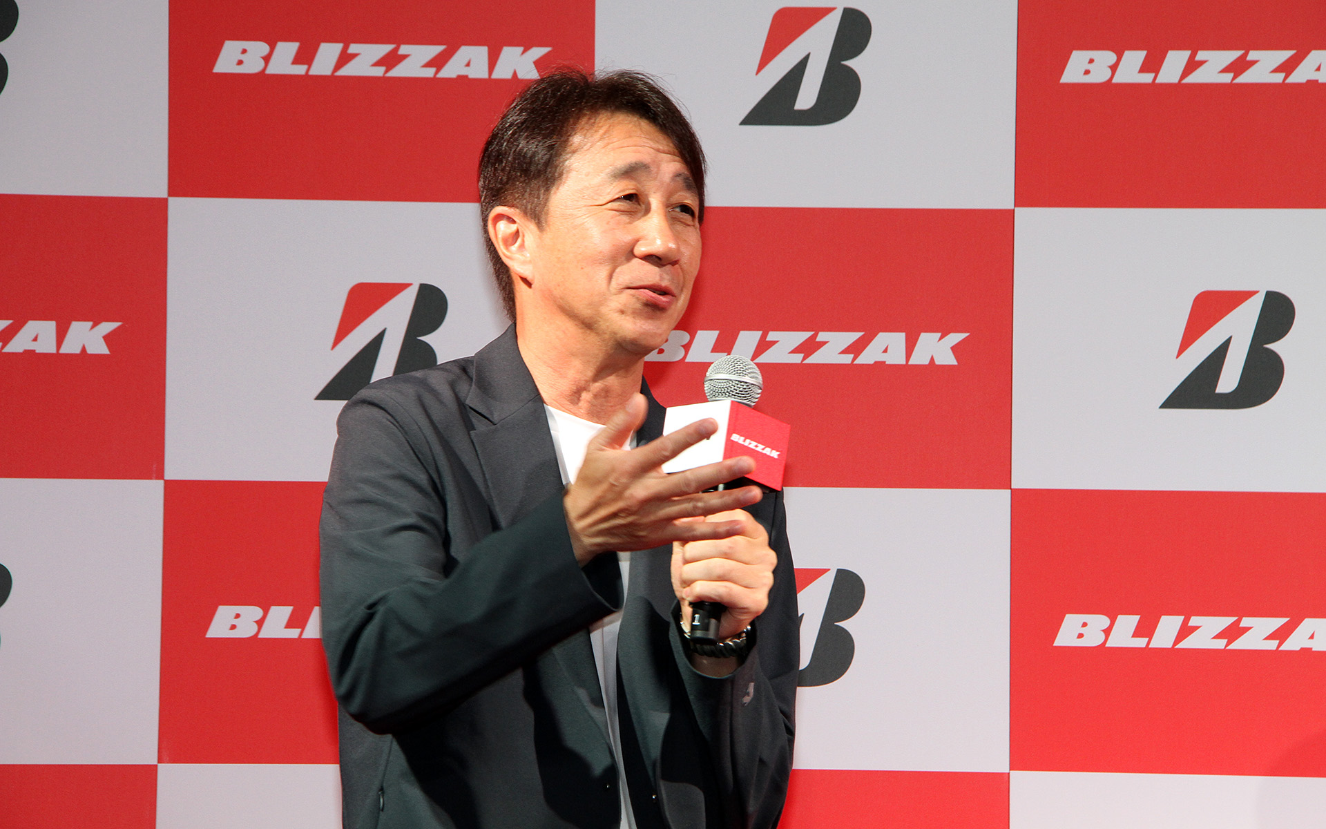 発表会第二部で登壇した元スキージャンプ選手の原田雅彦さん