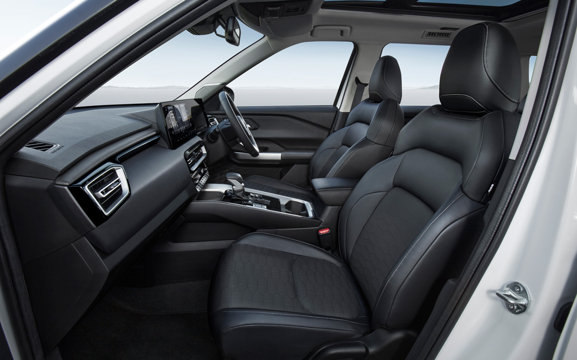 新型ミッドサイズSUV「デスティネーター」