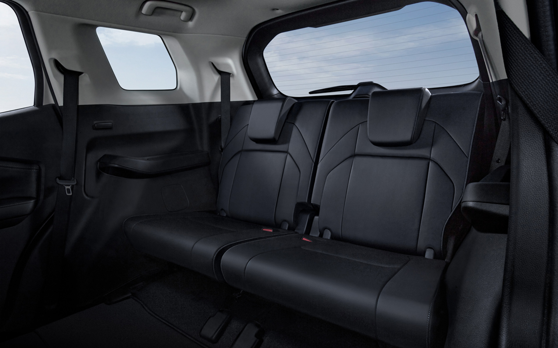 新型ミッドサイズSUV「デスティネーター」