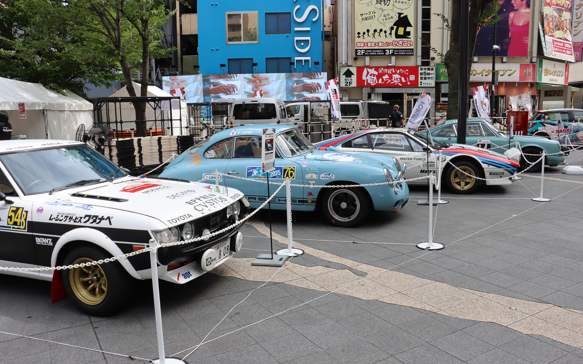 新旧ラリーマシンも一堂に並べて展示された