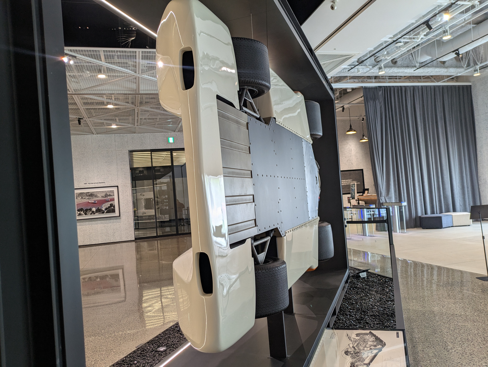 トヨタ7ターボは裏側も見られます