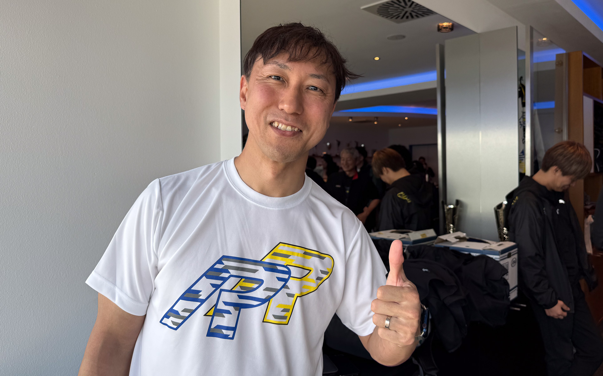 NLS 4時間で無事完走後の石浦選手。この参戦＆完走がニュルブルクリンク24時間レース完走につながった