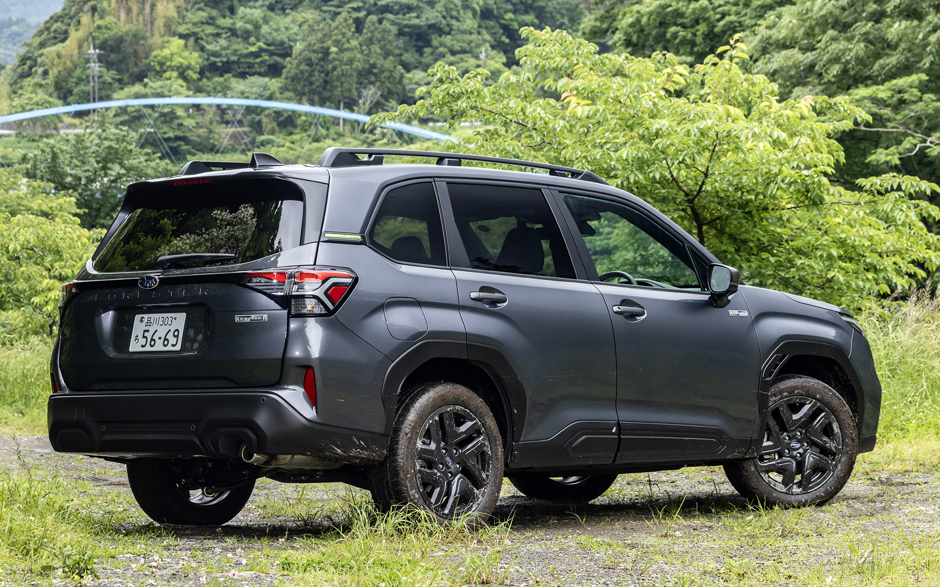 新型フォレスター X-BREAK S：HEV EX。価格は447万7000円。ボディサイズは4655×1830×1730mm（全長×全幅×全高）、ホイールベースは2670mm。最低地上高は220mmを確保する。X-BREAK S：HEV EXの車両重量は1740～1770kg