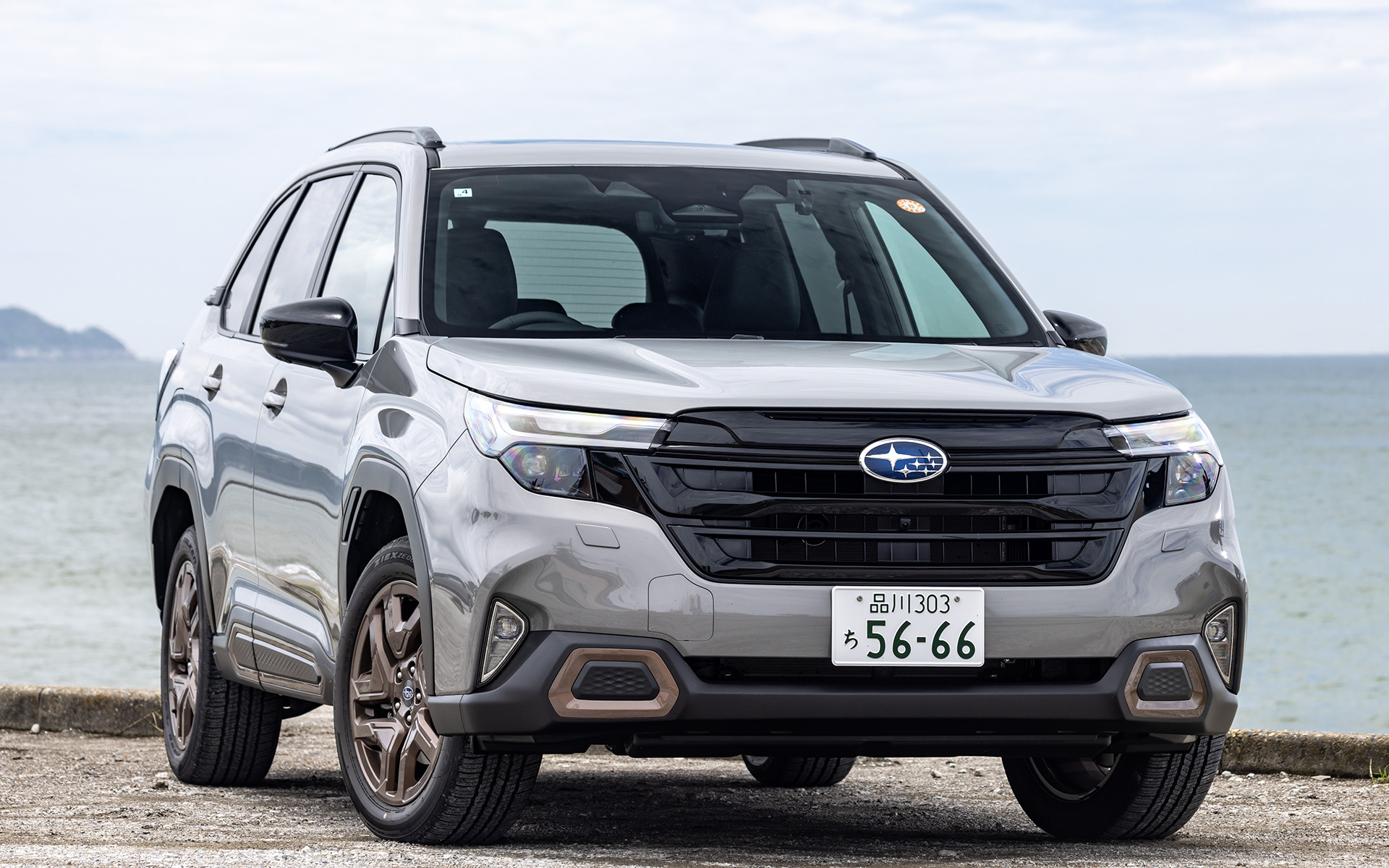 新型フォレスター SPORT EX。価格は404万8000円。ボディサイズなどの基本スペックはX-BREAK S：HEV EXと同じで、車両重量は1915～1935kg