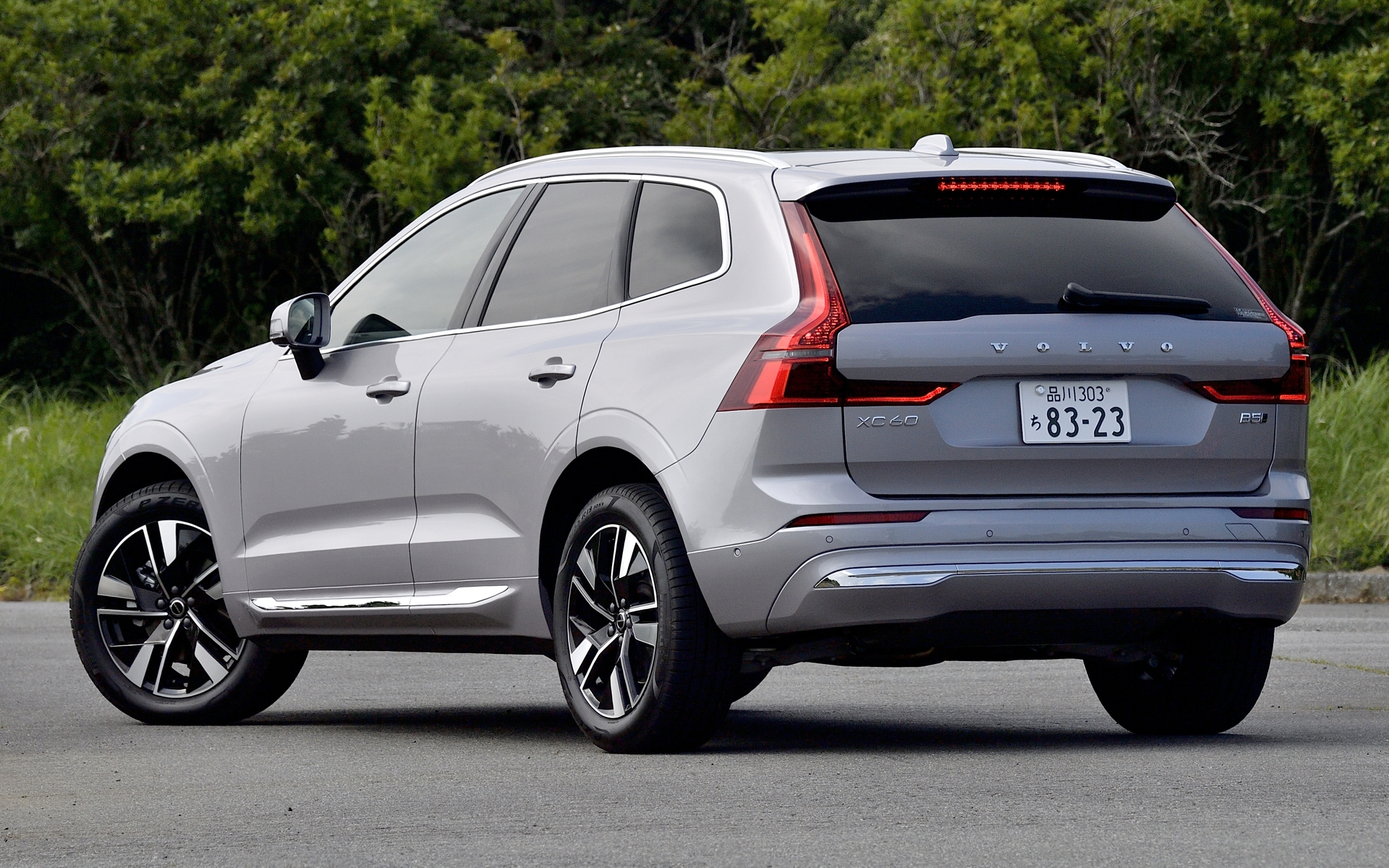 試乗した全輪駆動（4WD）モデル「Ultra B5 AWD」は879万円。そのほかに、PHEV（プラグインハイブリッド）の「Ultra T6 AWD Plug-in hybrid」は1029万円で、MHEV（マイルドハイブリッド）の前輪駆動（FF）モデル「Plus B5」は789万円だ