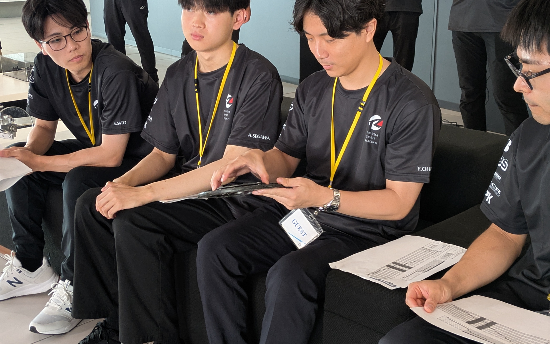 クラッチディスクやマニュアルトランスミッションのシンクロなどは実物を触れて確認