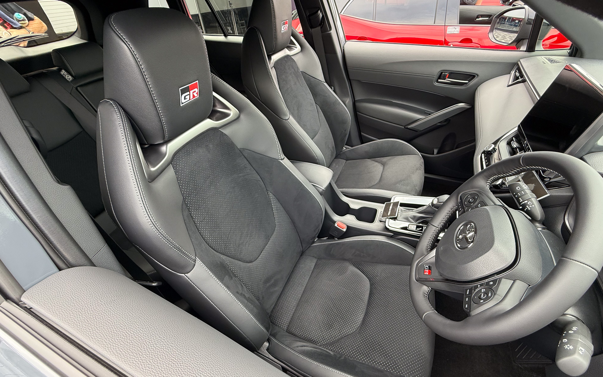 GRスポーツならではのシート