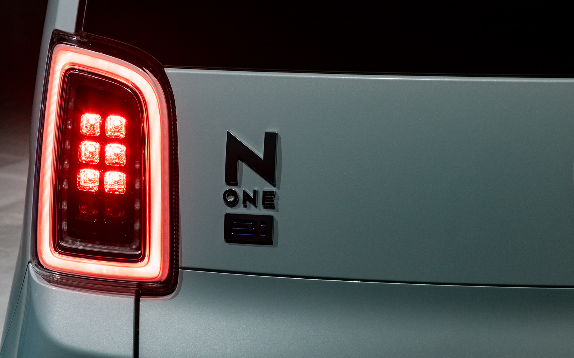 リアコンビランプの点灯パターン