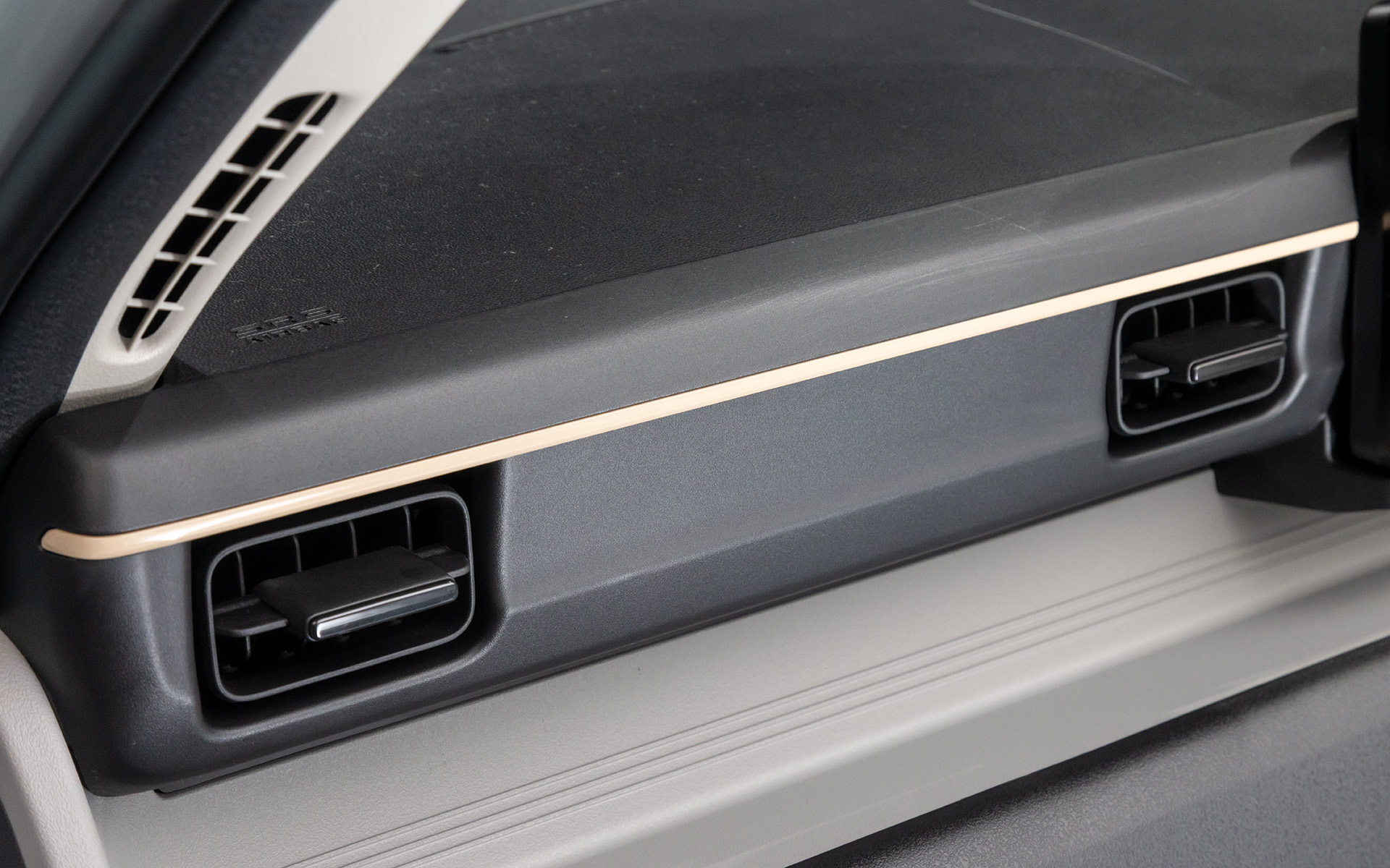 インパネの樹脂には植物由来のバイオ樹脂「DURABIO」を採用