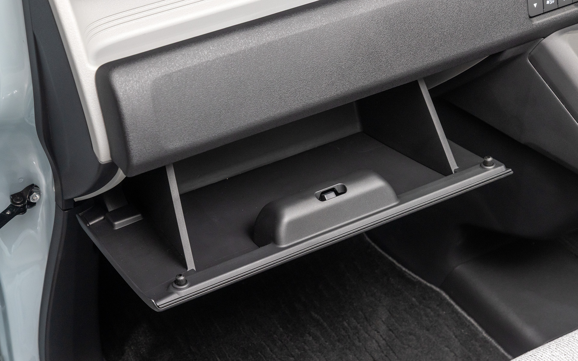 グローブボックス